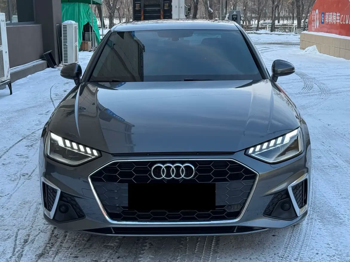 Audi A4L 2021 г. 76078 км. — фото 2