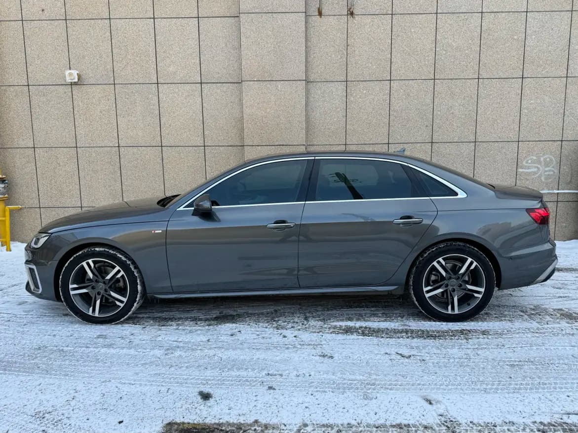 Audi A4L 2021 г. 76078 км. — фото 4