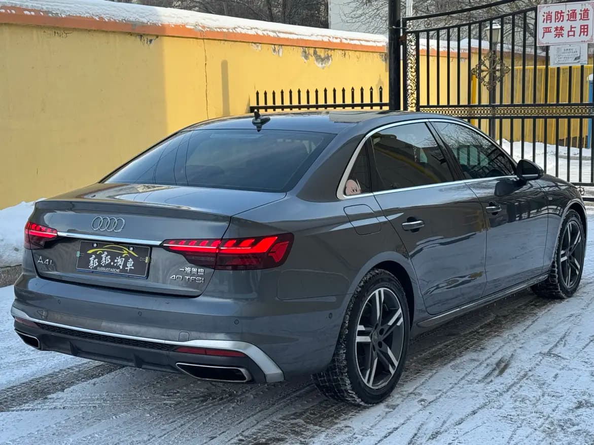 Audi A4L 2021 г. 76078 км. — фото 7