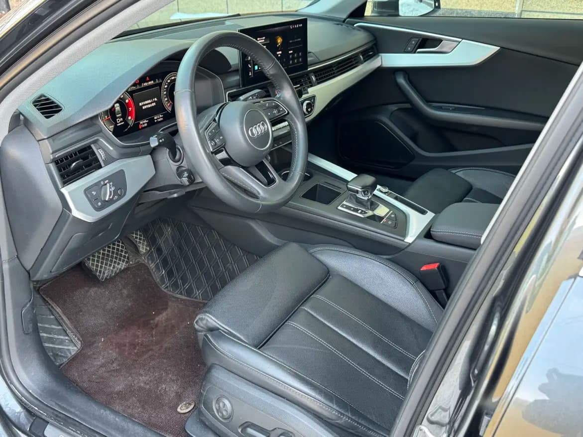 Audi A4L 2021 г. 76078 км. — фото 9