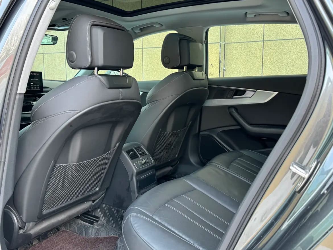 Audi A4L 2021 г. 76078 км. — фото 10