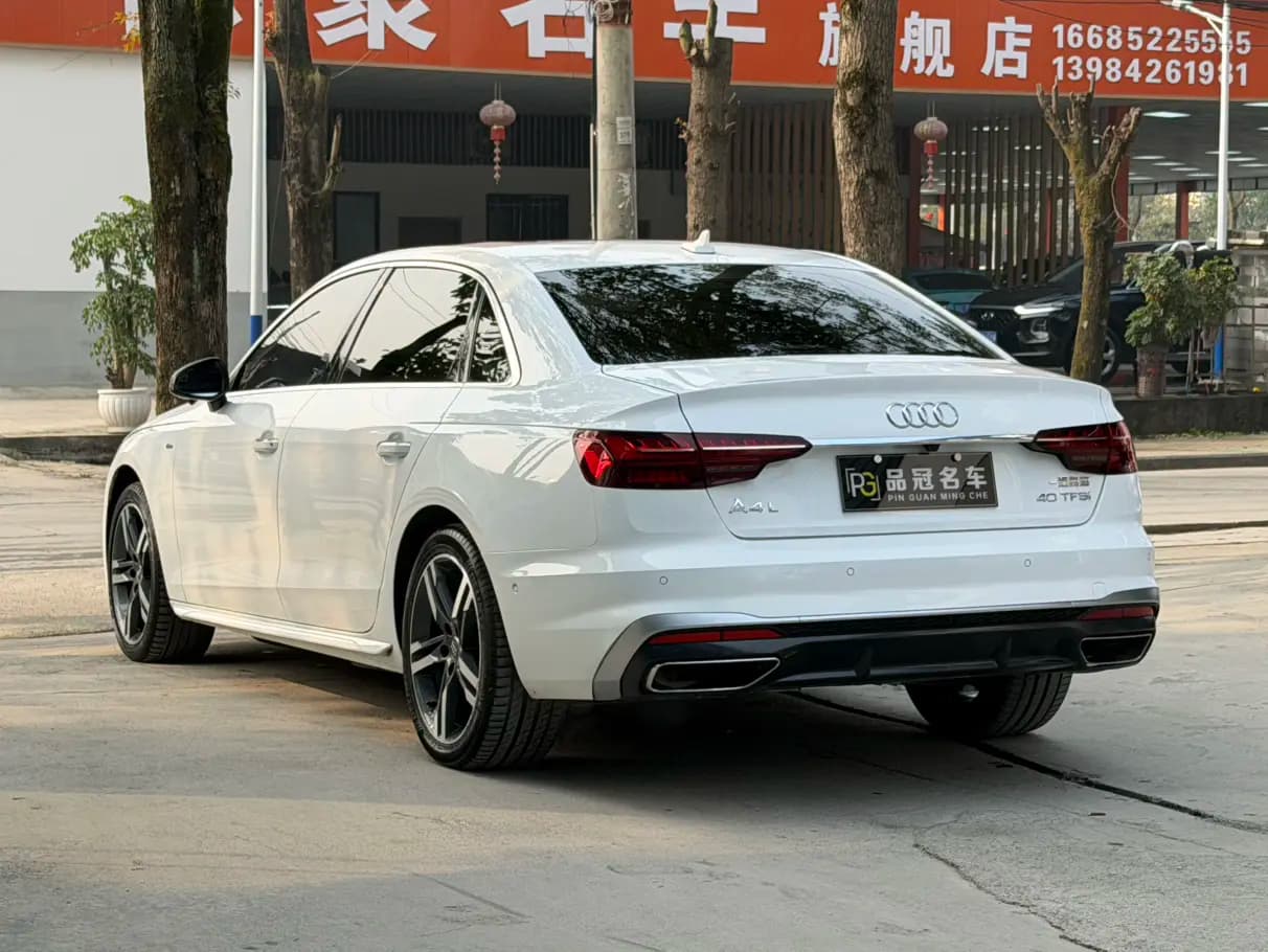 Audi A4L 2021 г. 73079 км. — фото 4