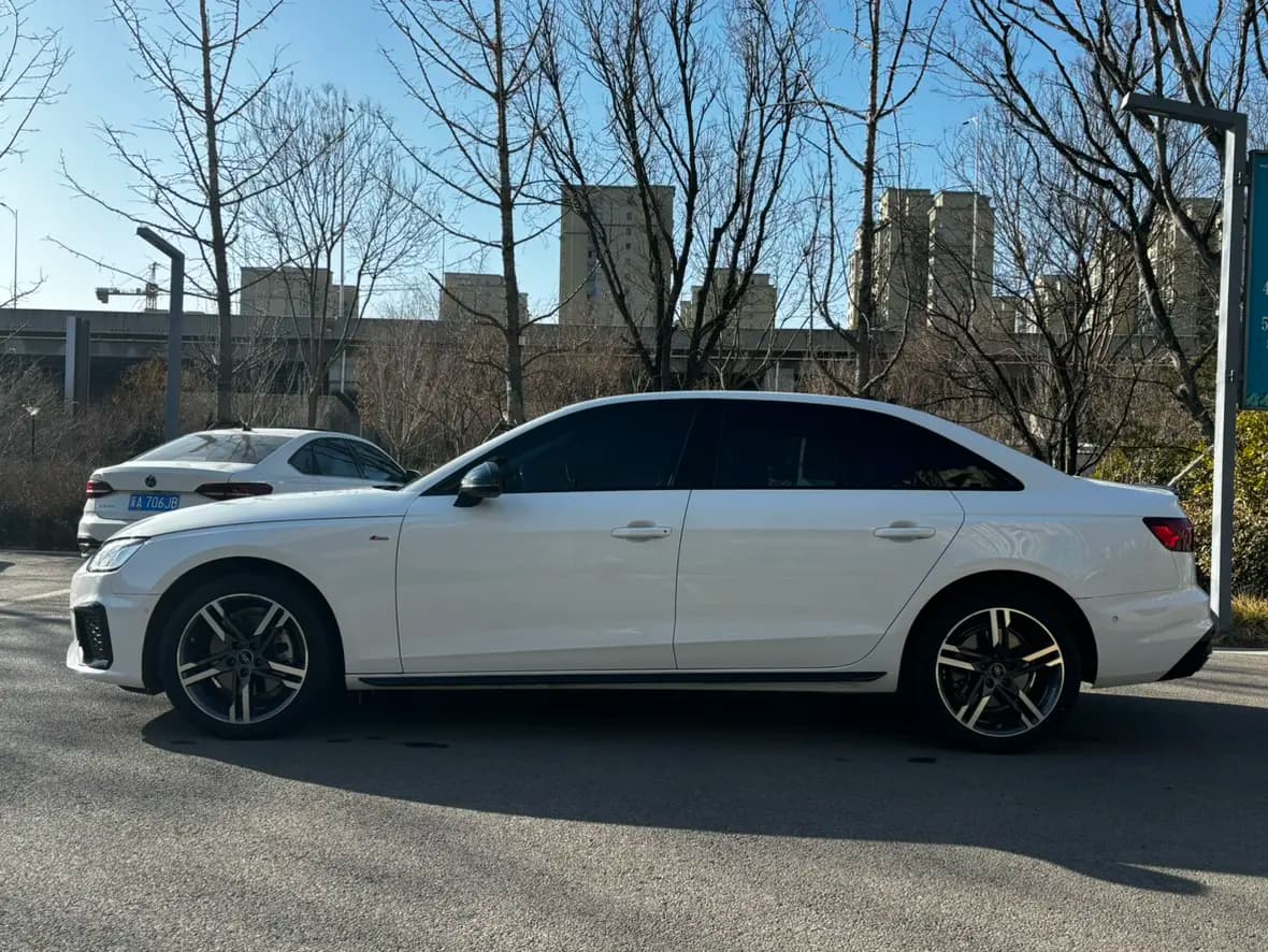 Audi A4L 2022 г. 25082 км. — фото 3