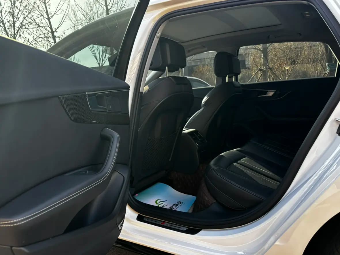 Audi A4L 2022 г. 25082 км. — фото 7