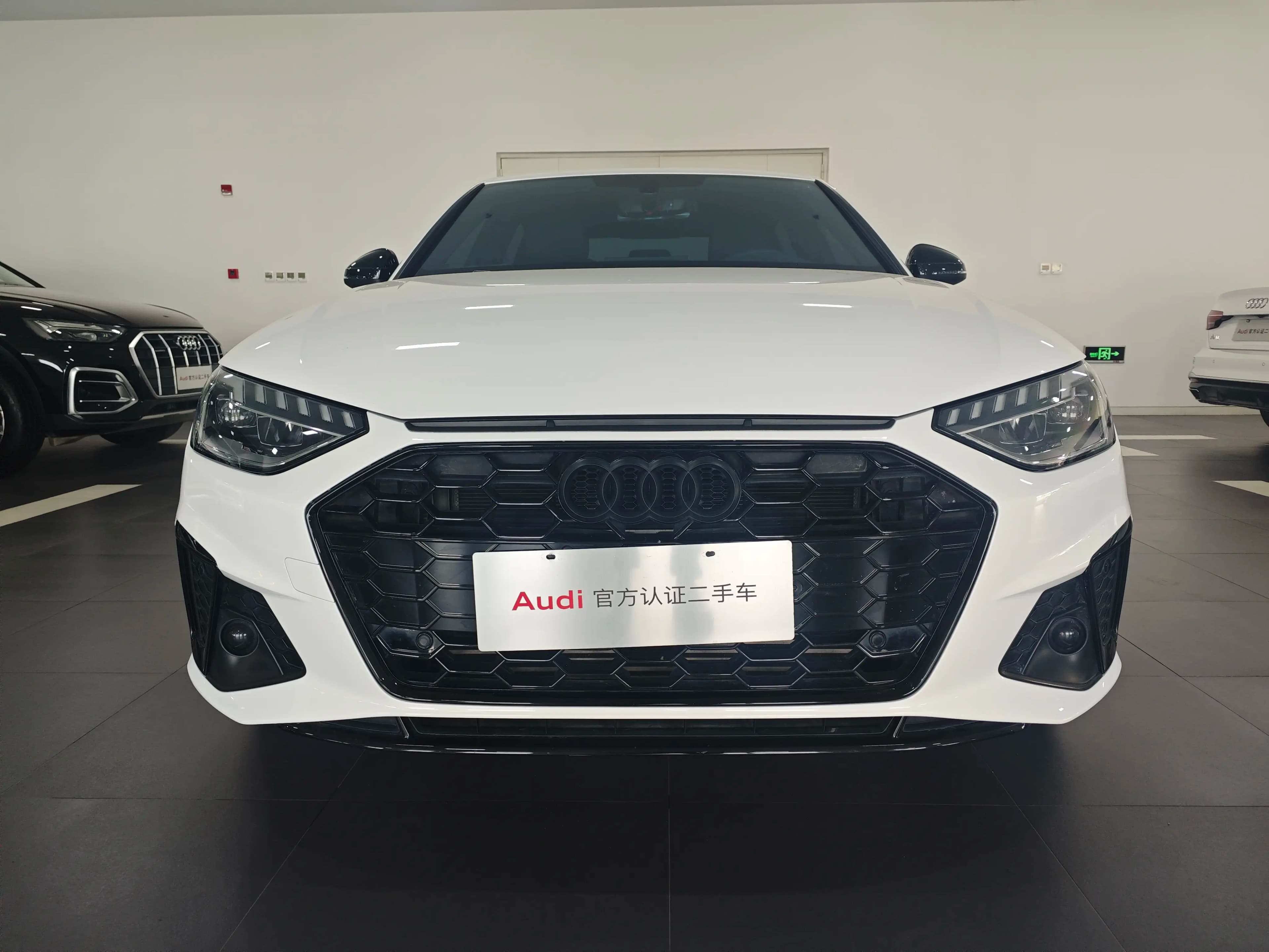 Audi A4L 2023 г. 31884 км. — фото 2