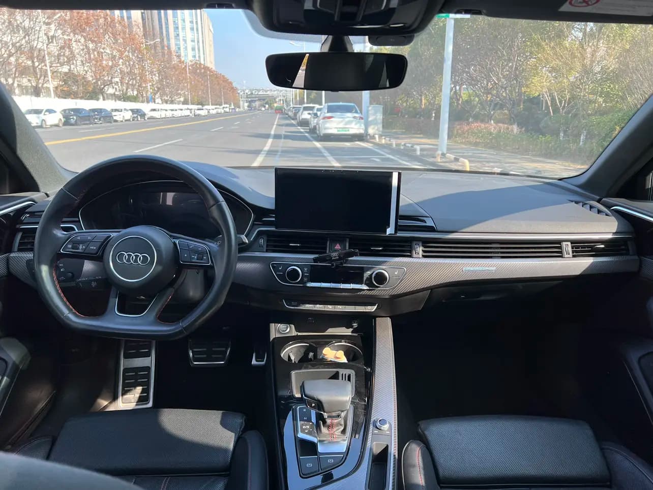 Audi A4L 2022 г. 70085 км. — фото 7