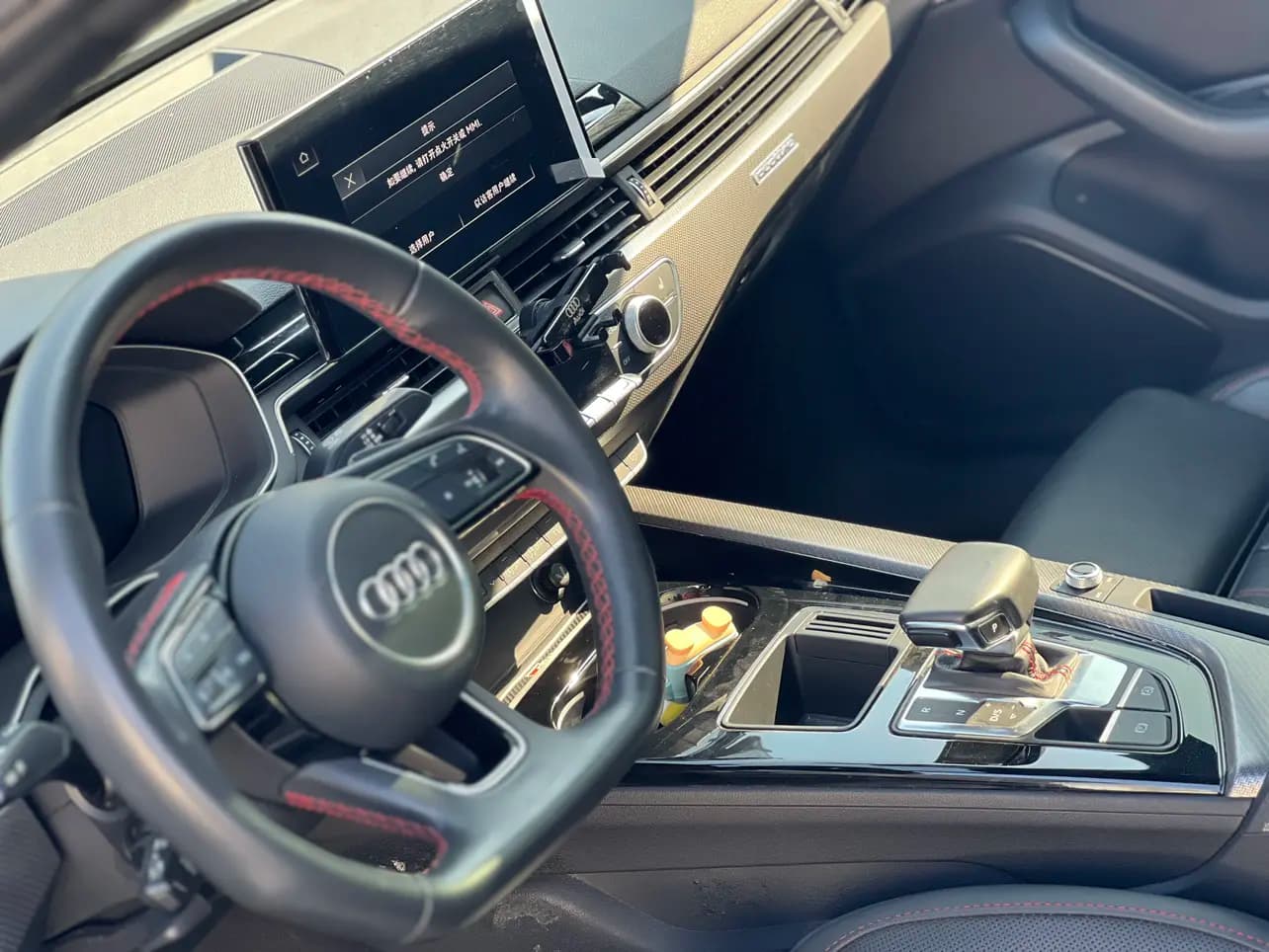 Audi A4L 2022 г. 70085 км. — фото 9