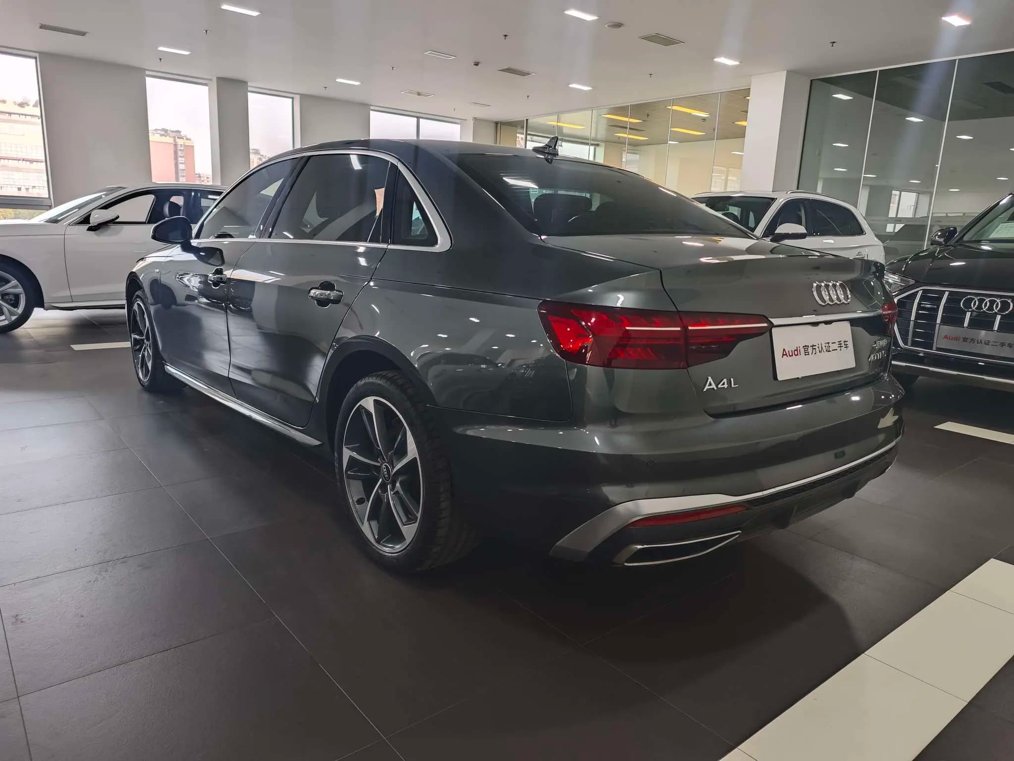 Audi A4L 2022 г. 62133 км. — фото 5