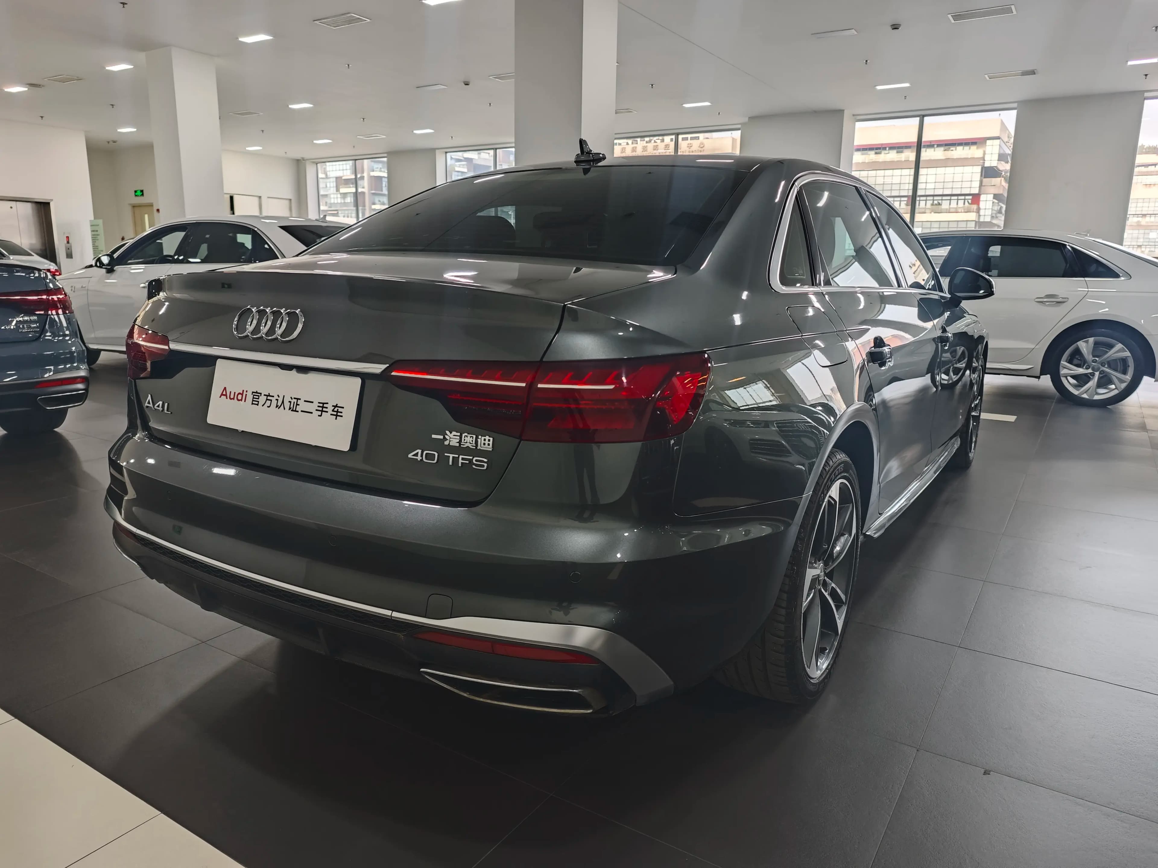 Audi A4L 2022 г. 62133 км. — фото 7