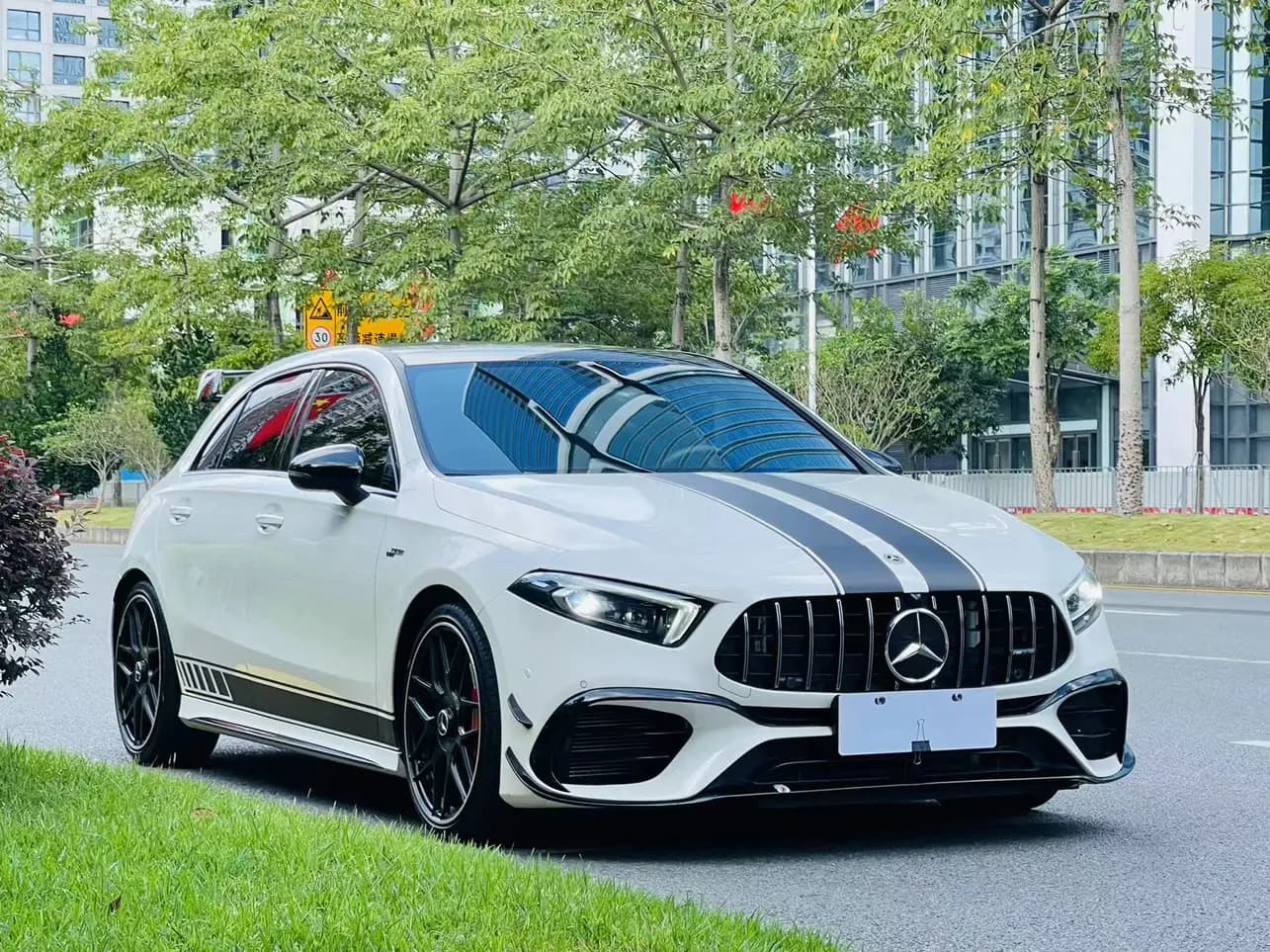 Mercedes-Benz A-Class AMG 2022 г. 40002 км. — фото 3