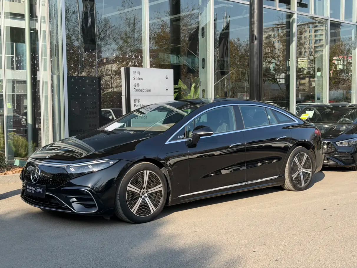 Mercedes-Benz EQS 2024 г. 30040 км.