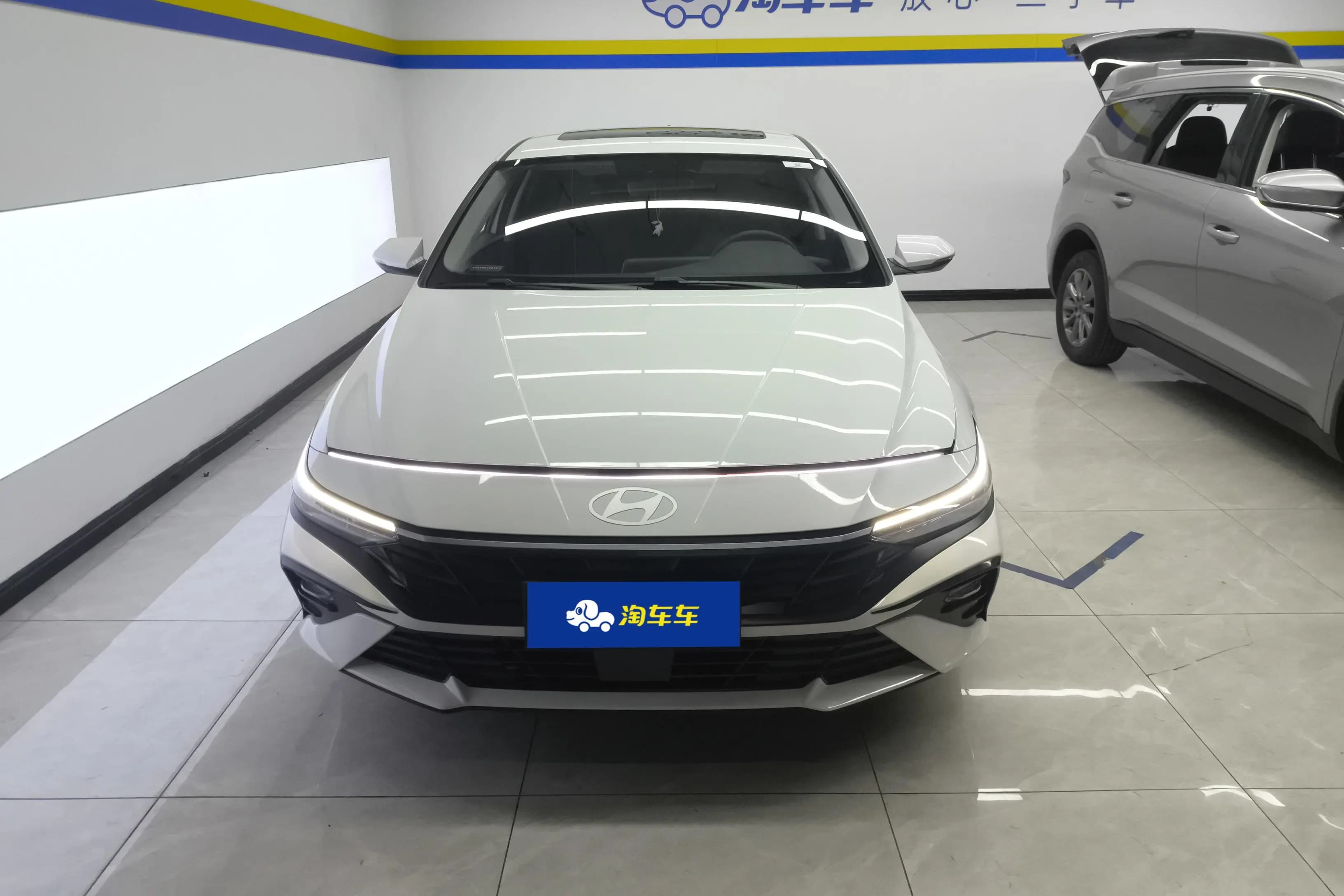 Hyundai Elantra 2024 г. 12347 км. — фото 2