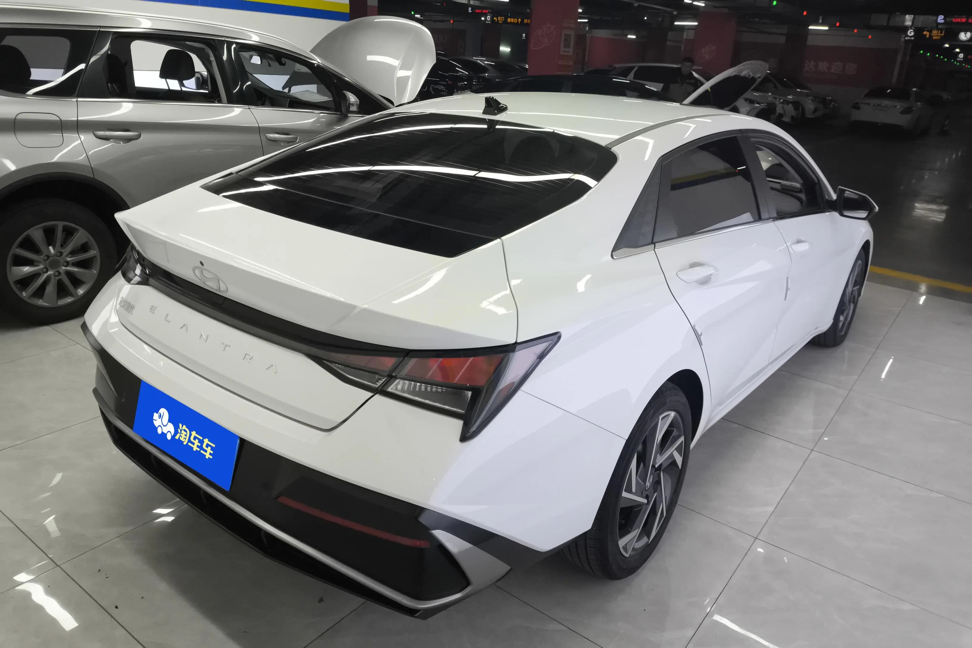 Hyundai Elantra 2024 г. 12347 км. — фото 3