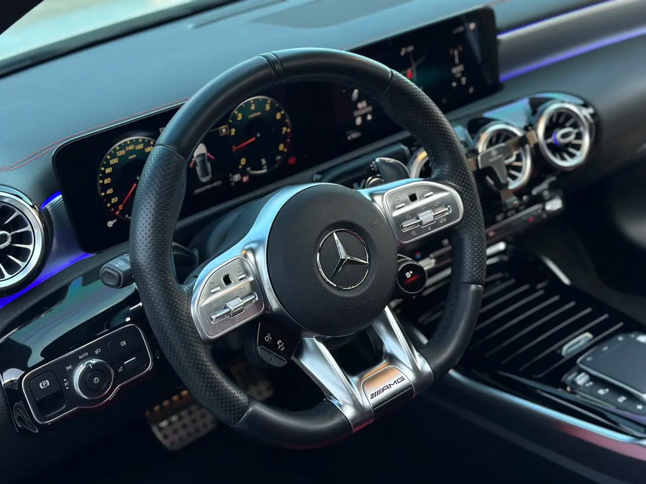 Mercedes-Benz A-Class AMG 2021 г. 50069 км. — фото 15