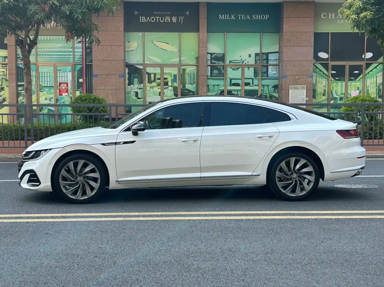 Volkswagen Arteon 2023 г. 52055 км. — фото 4