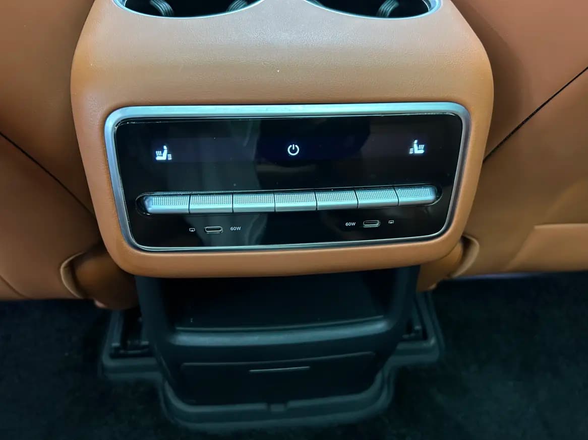 Lixiang L8 2024 г. 46049 км. — фото 11