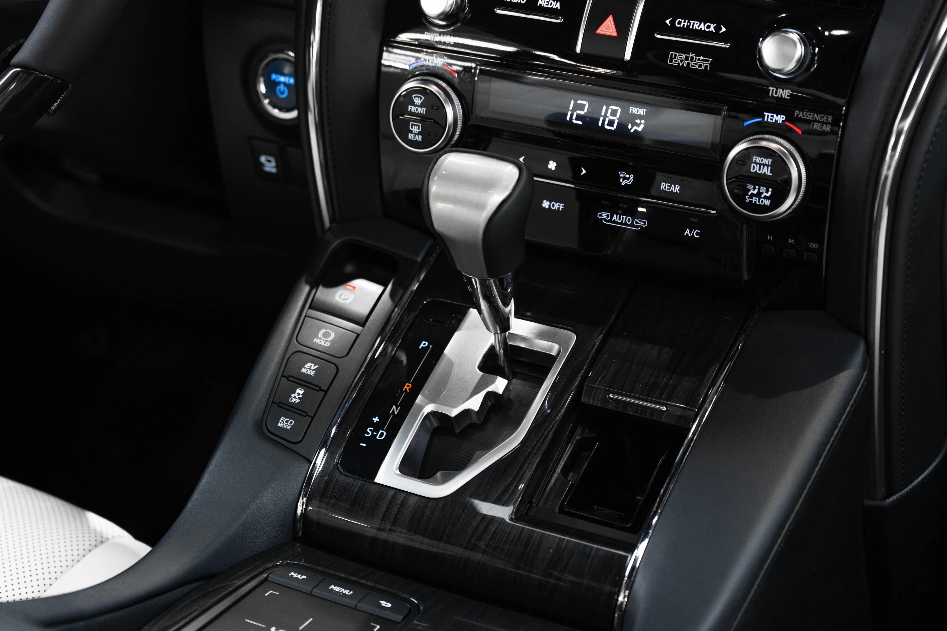Lexus LM 2021 г. 59090 км. — фото 15