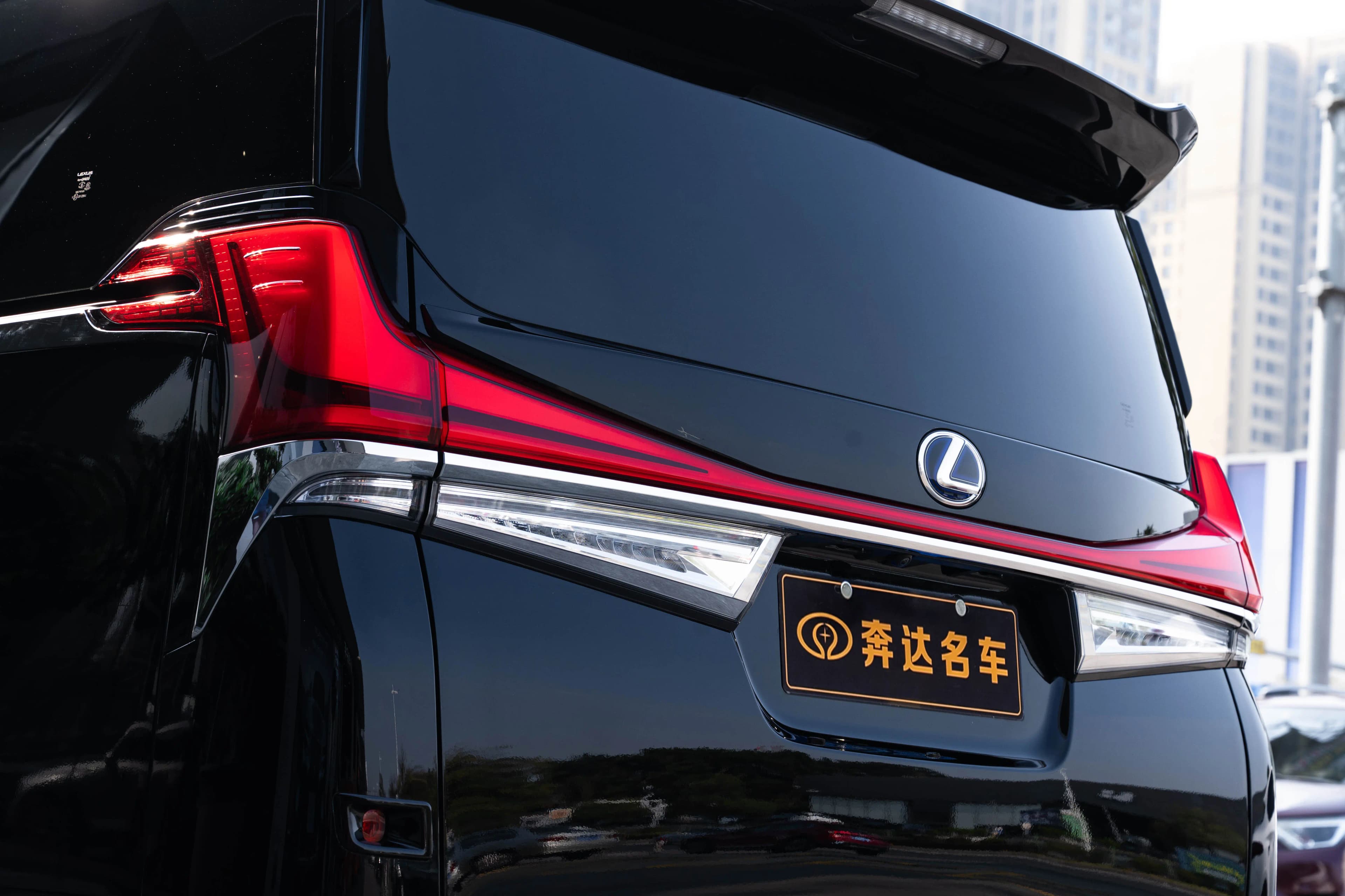 Lexus LM 2021 г. 59090 км. — фото 7