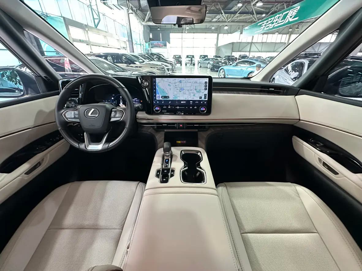Lexus LM 2024 г. 6092 км. — фото 9