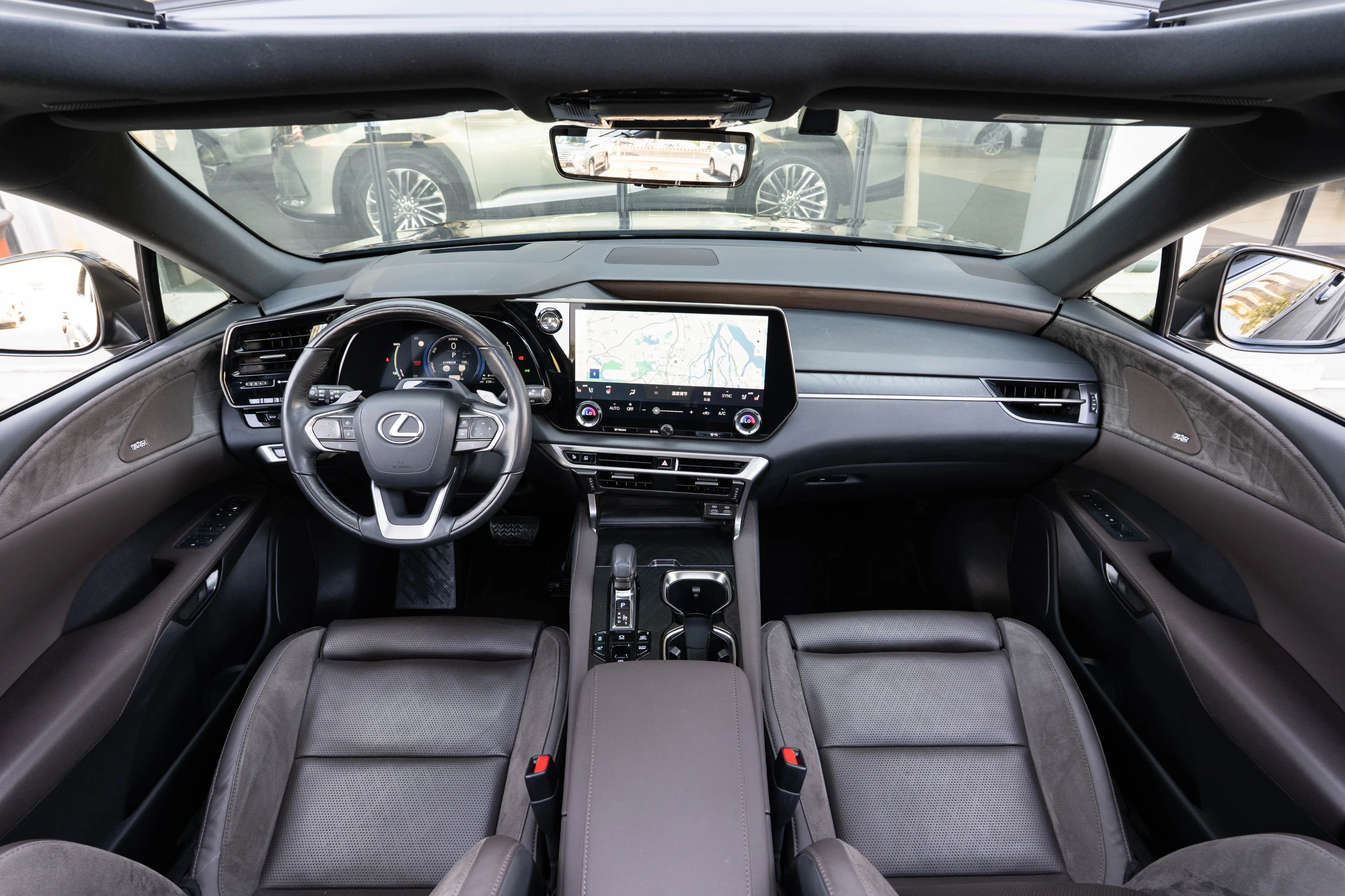 Lexus RX PHEV 2023 г. 34450 км. — фото 15
