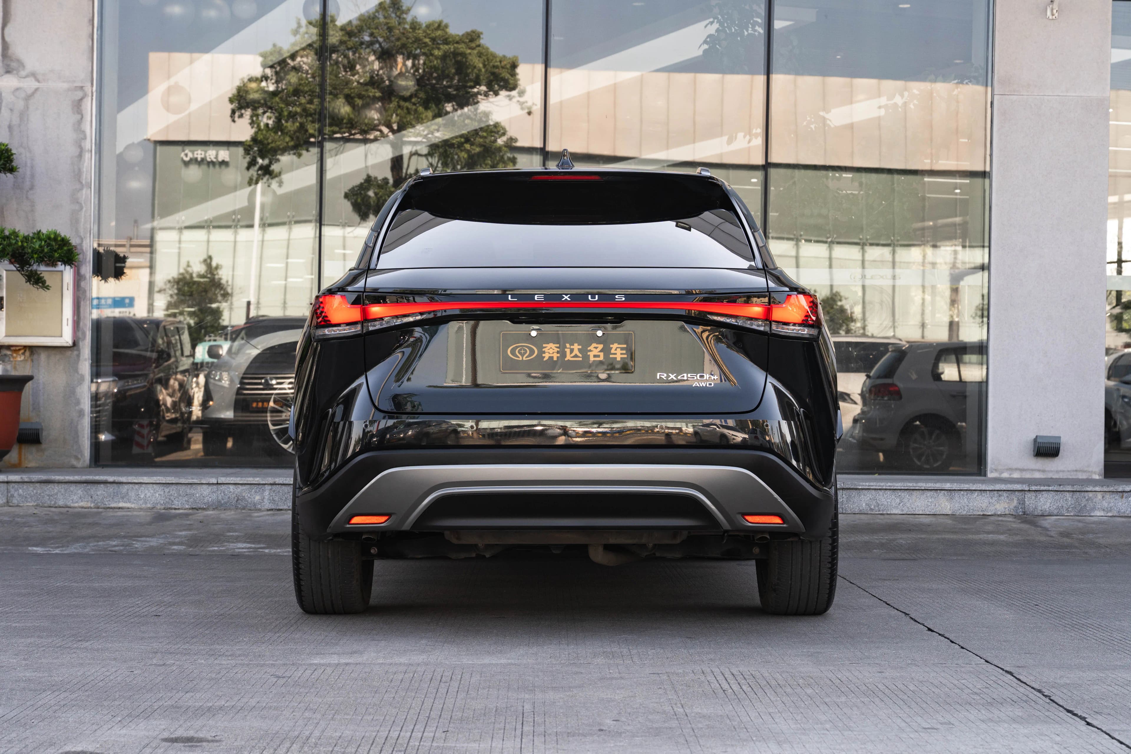 Lexus RX PHEV 2023 г. 34450 км. — фото 4