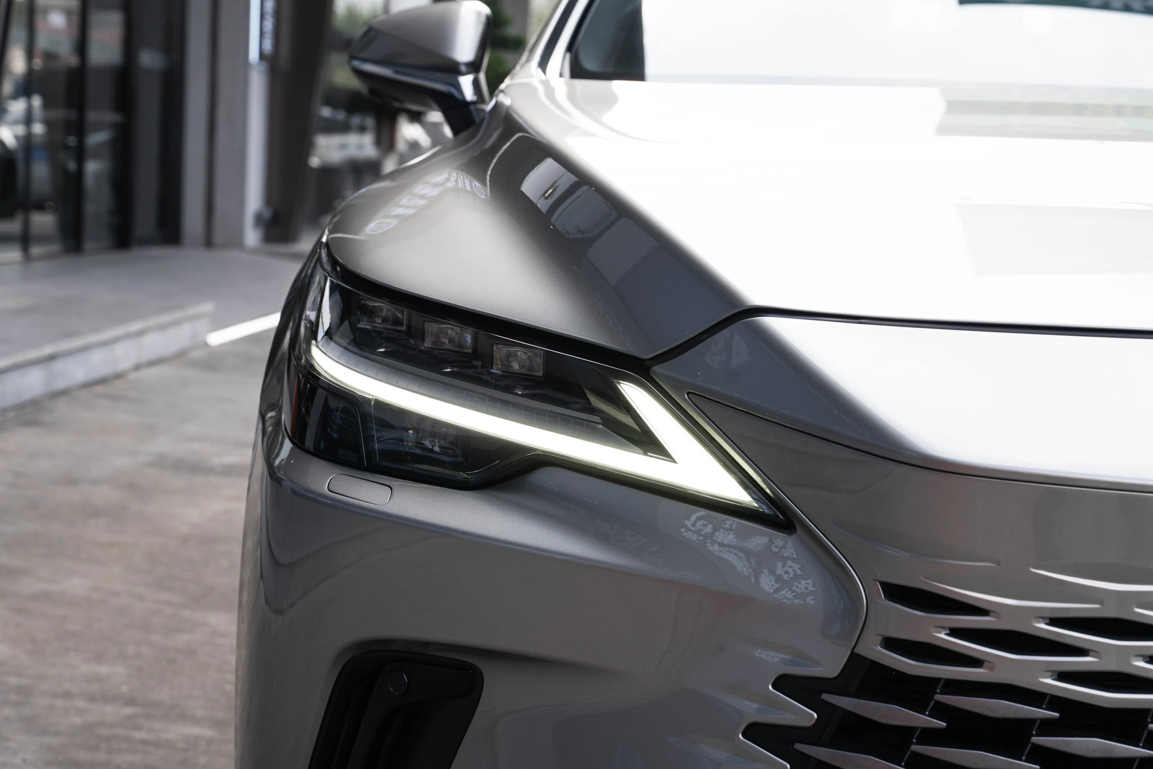 Lexus RX PHEV 2023 г. 6949 км. — фото 6