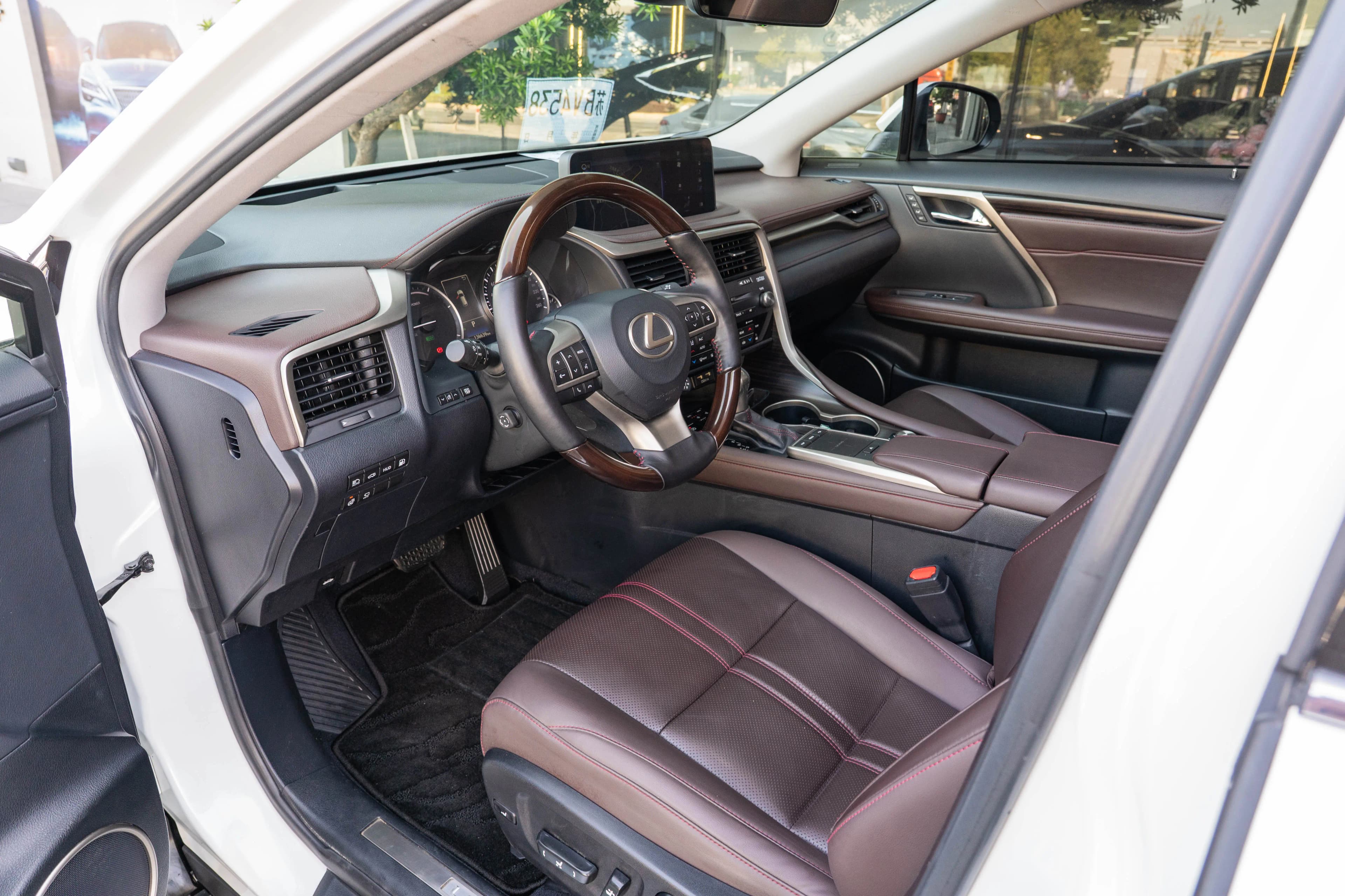 Lexus RX 2021 г. 136648 км. — фото 22