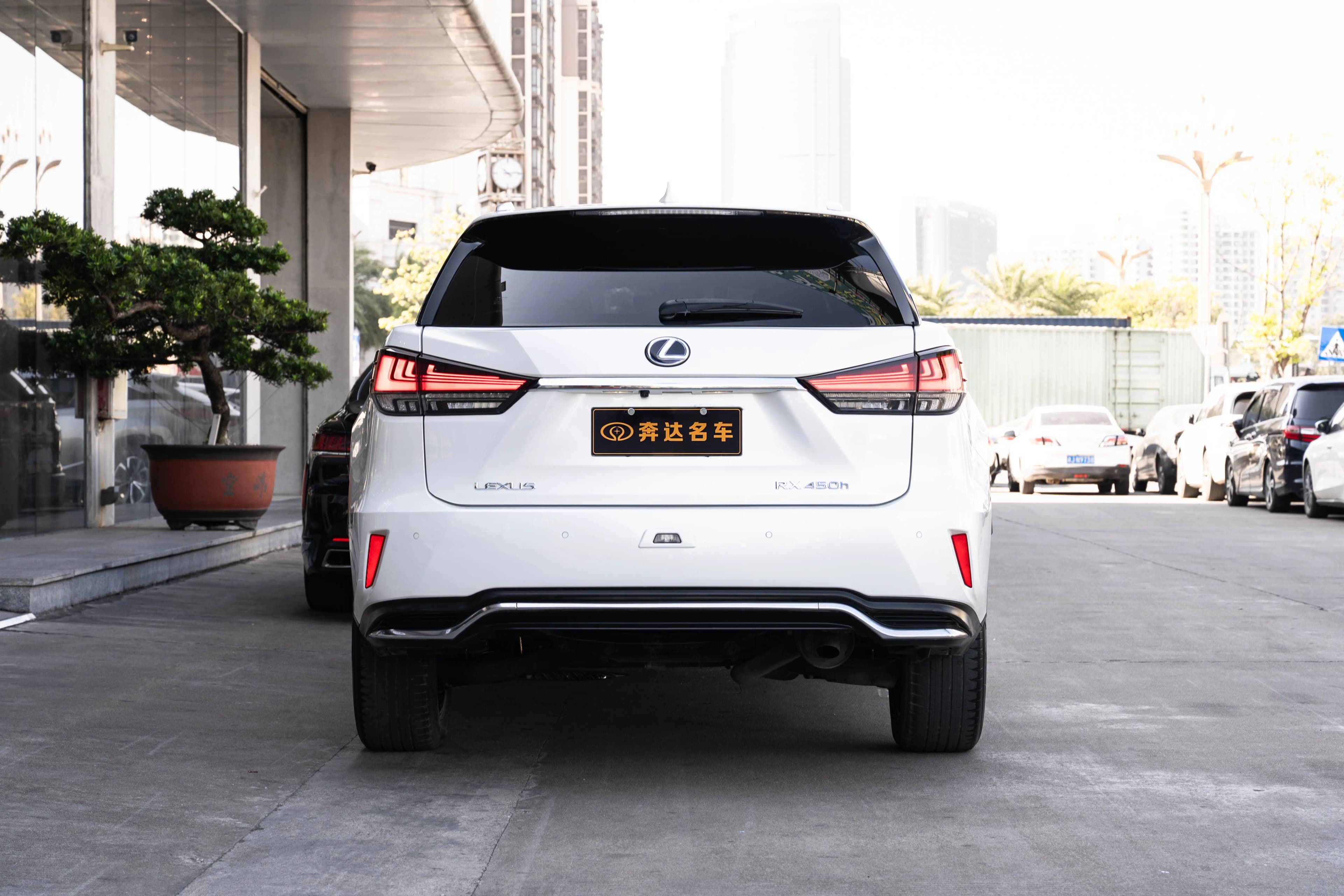Lexus RX 2021 г. 136648 км. — фото 4
