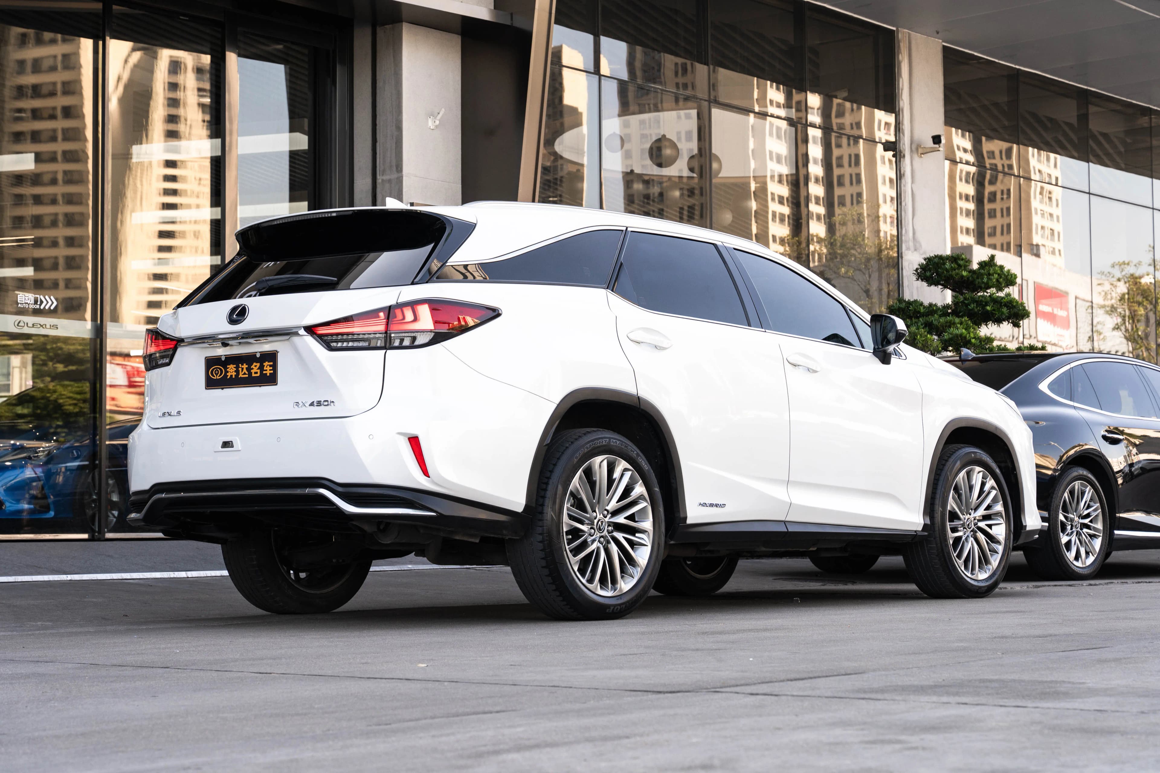 Lexus RX 2021 г. 136648 км. — фото 5