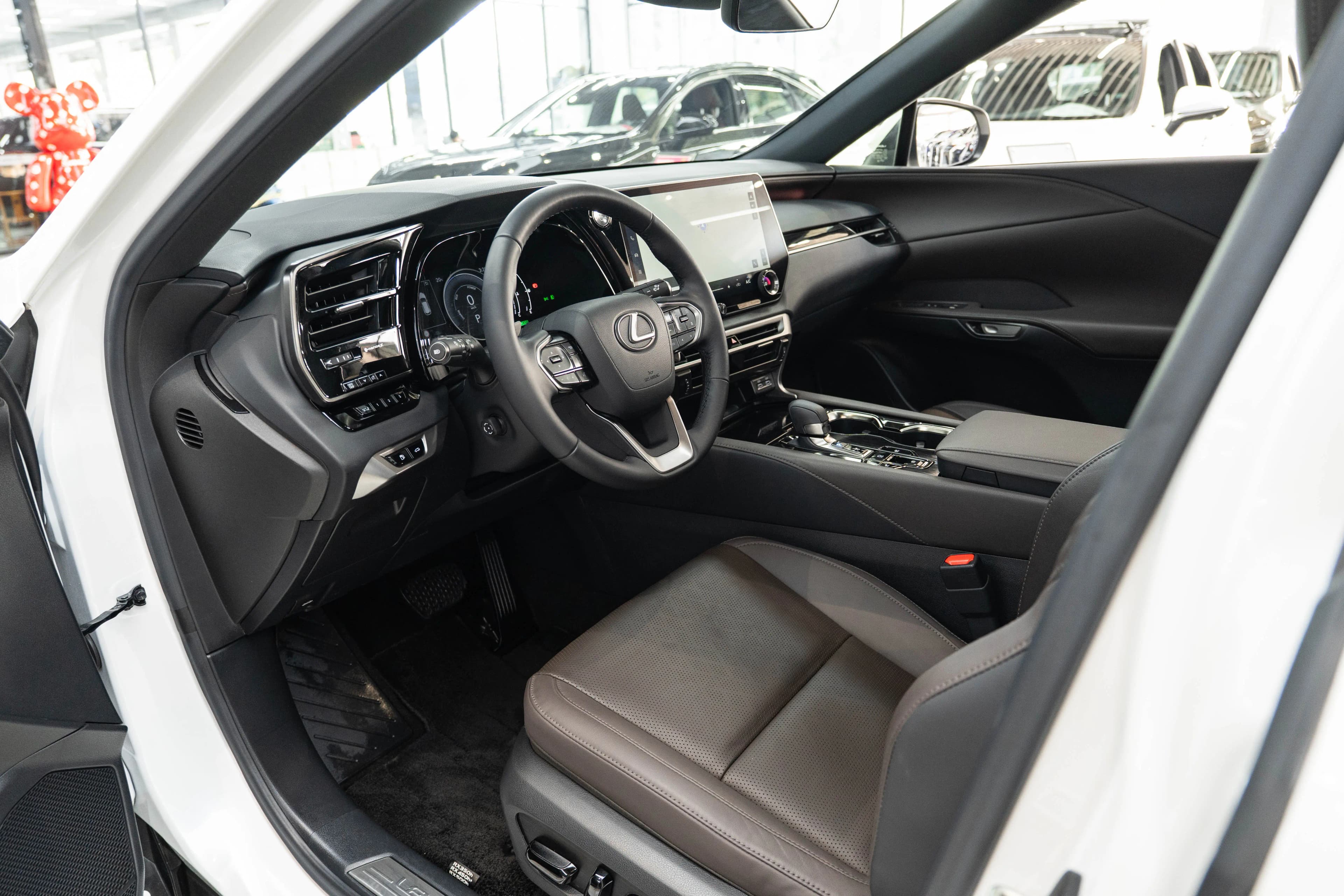 Lexus RX 2023 г. 7147 км. — фото 16