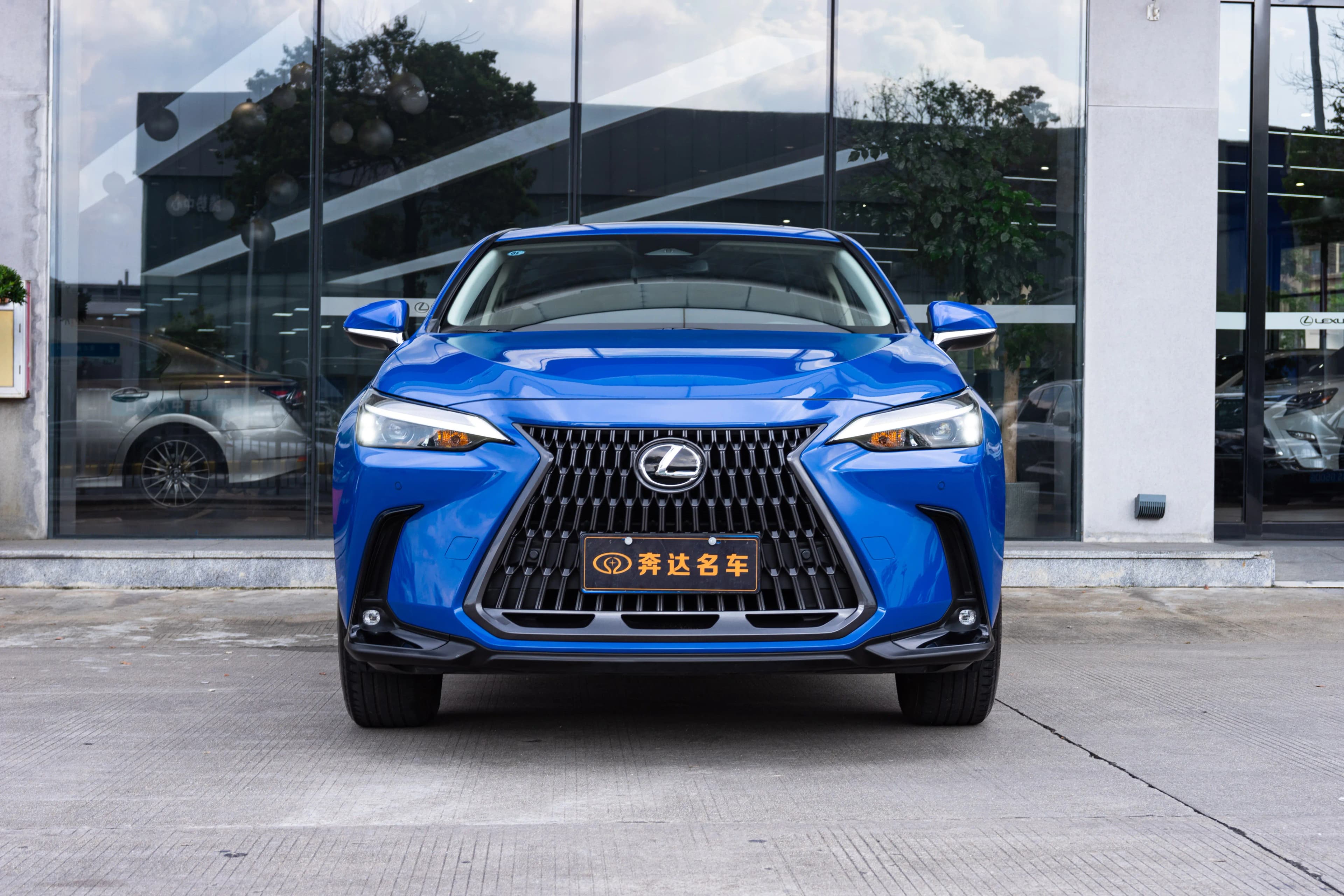 Lexus NX 2022 г. 13807 км. — фото 2