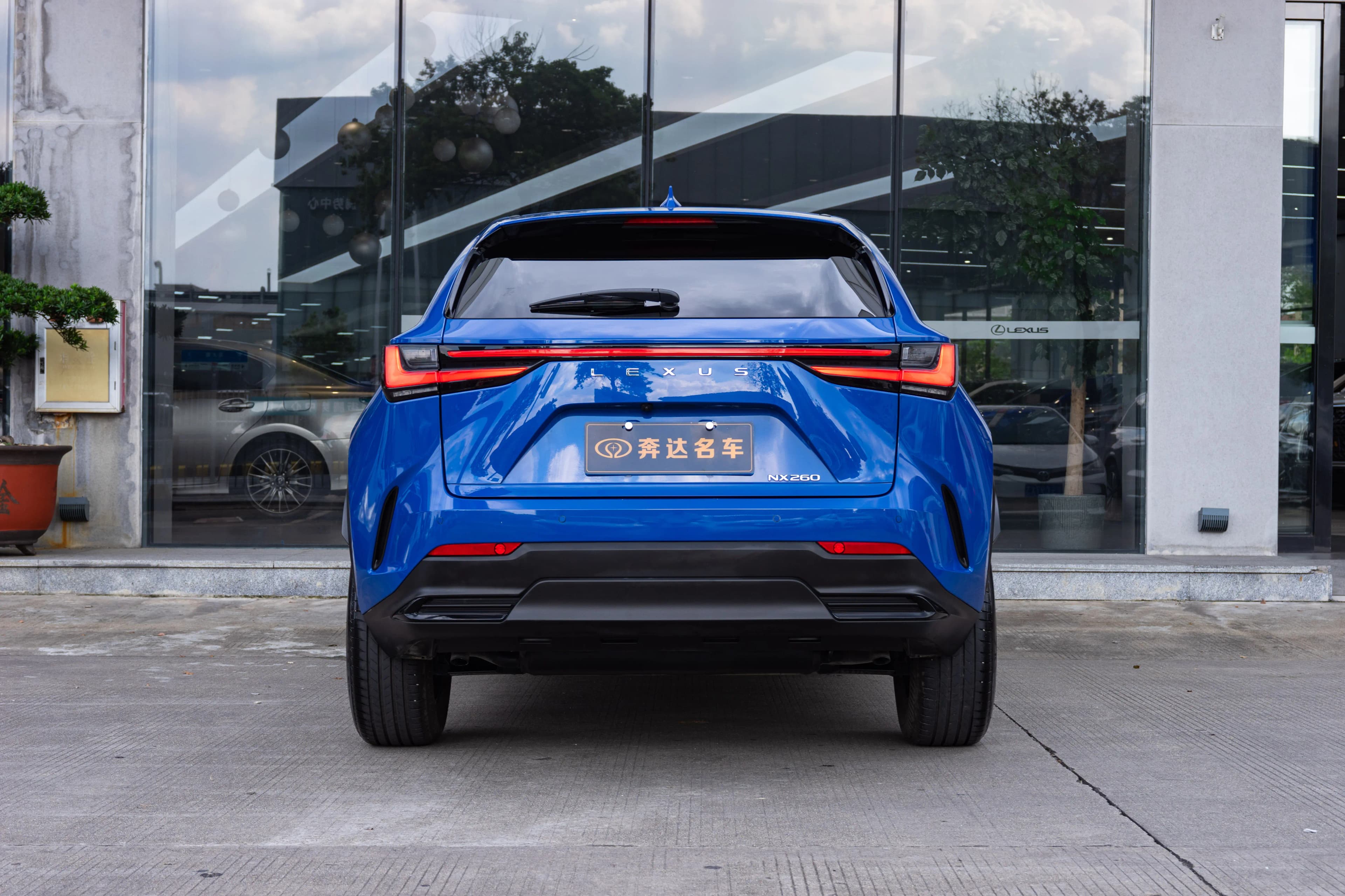 Lexus NX 2022 г. 13807 км. — фото 4