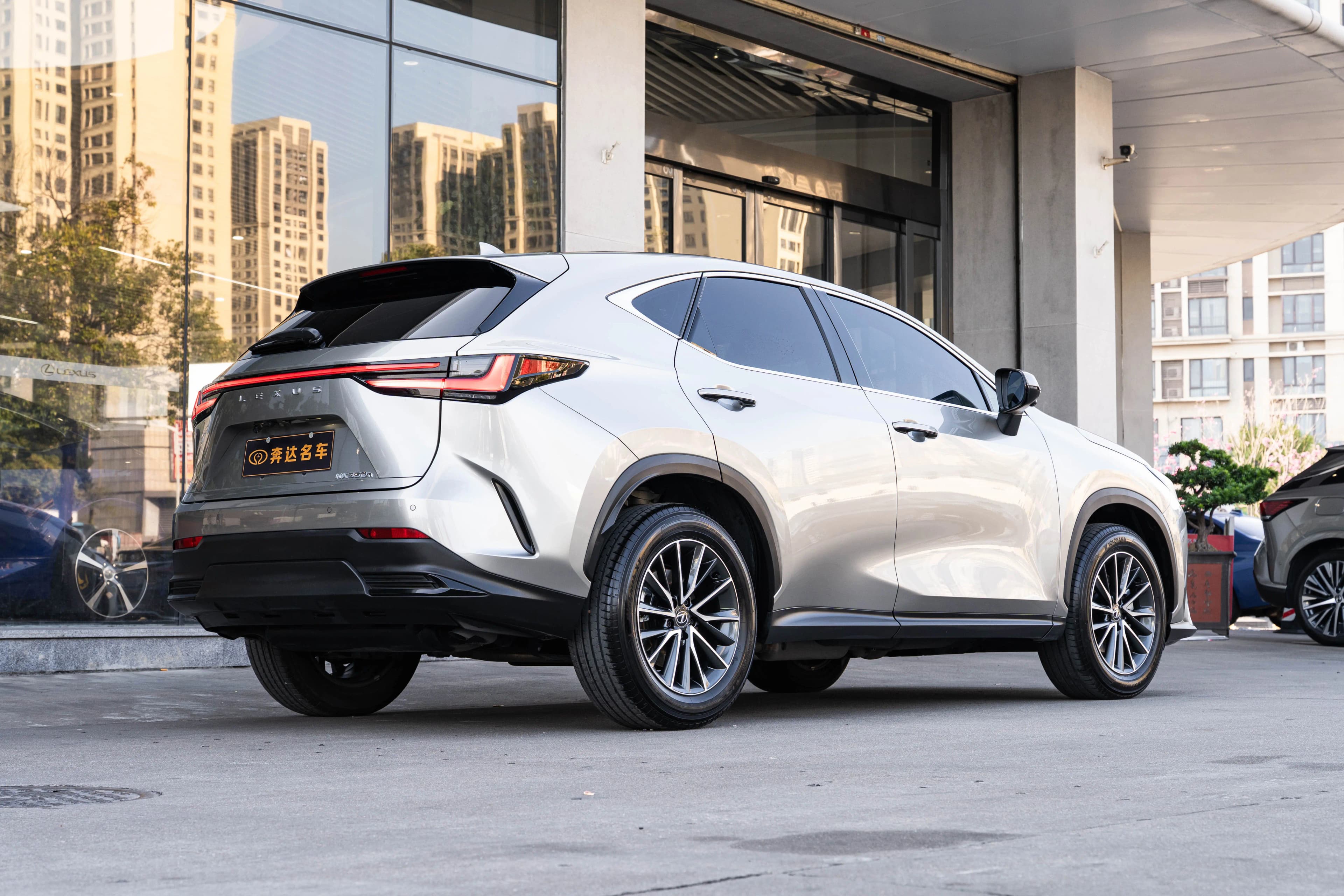 Lexus NX 2023 г. 28908 км. — фото 5