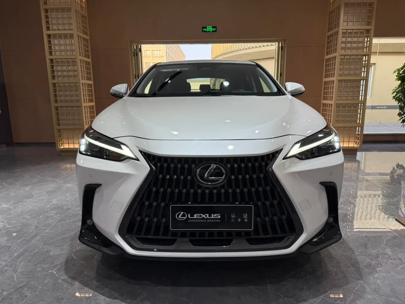 Lexus NX 2023 г. 35009 км. — фото 2