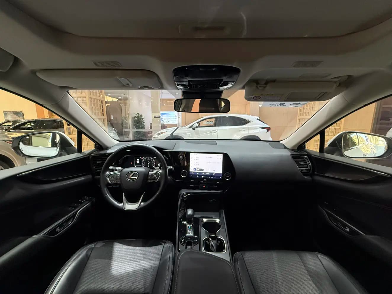 Lexus NX 2023 г. 35009 км. — фото 6