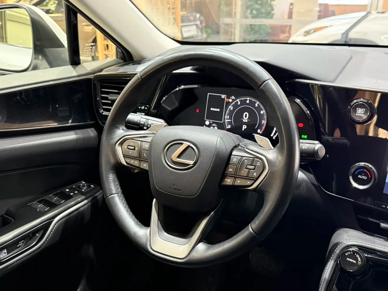 Lexus NX 2023 г. 35009 км. — фото 10