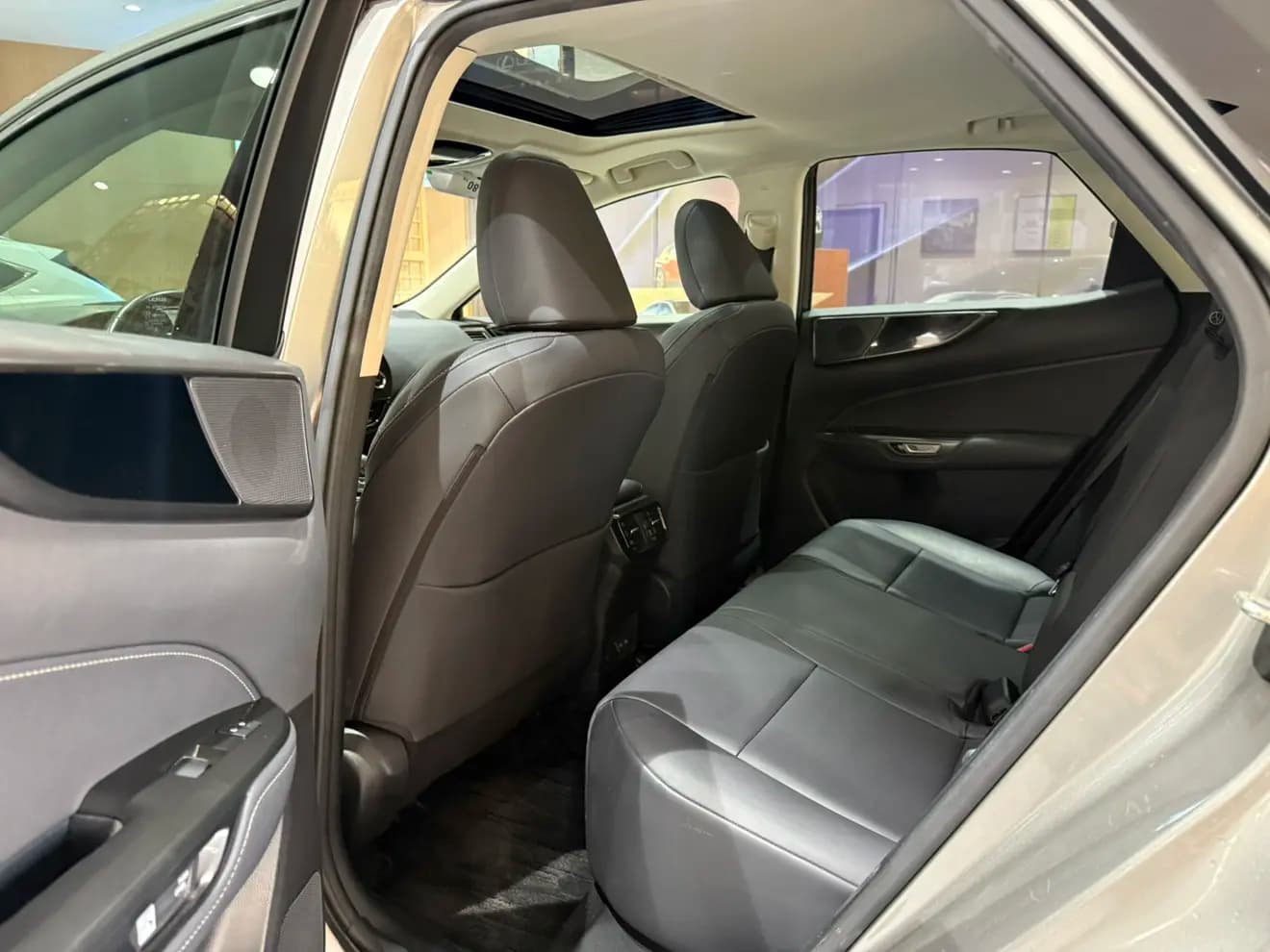 Lexus NX 2023 г. 39010 км. — фото 10