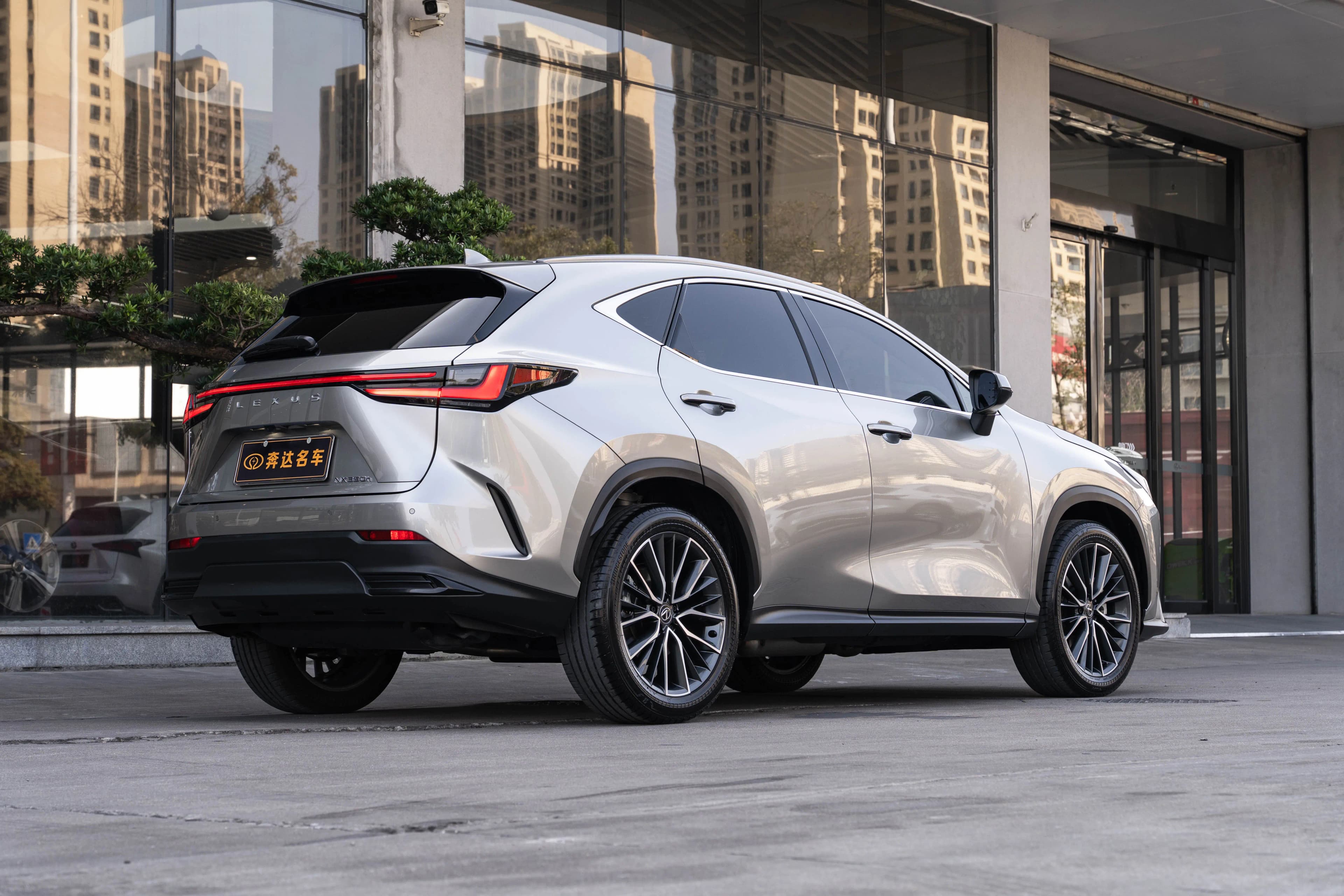 Lexus NX 2023 г. 24712 км. — фото 5