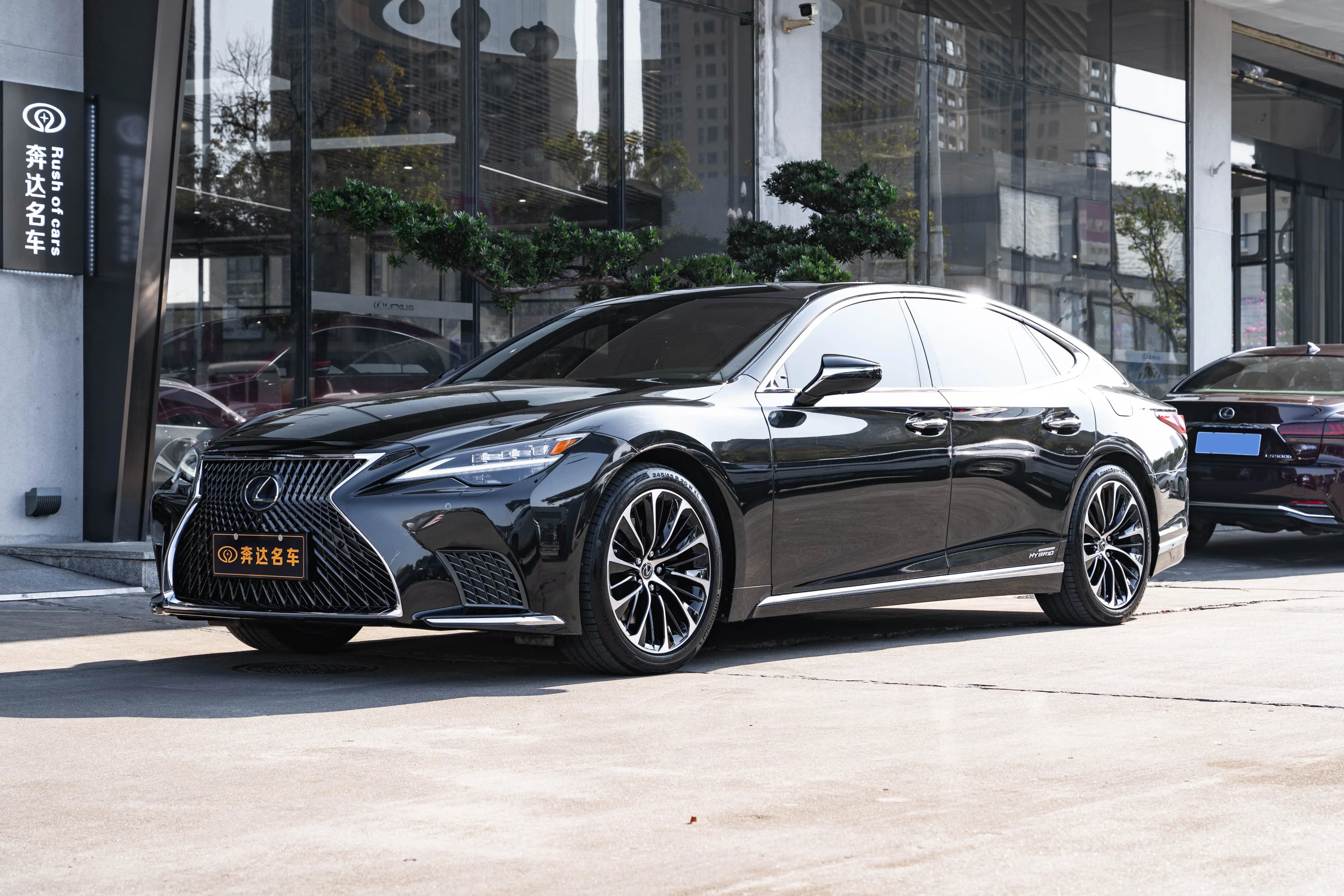 Lexus LS 2022 г. 53258 км.