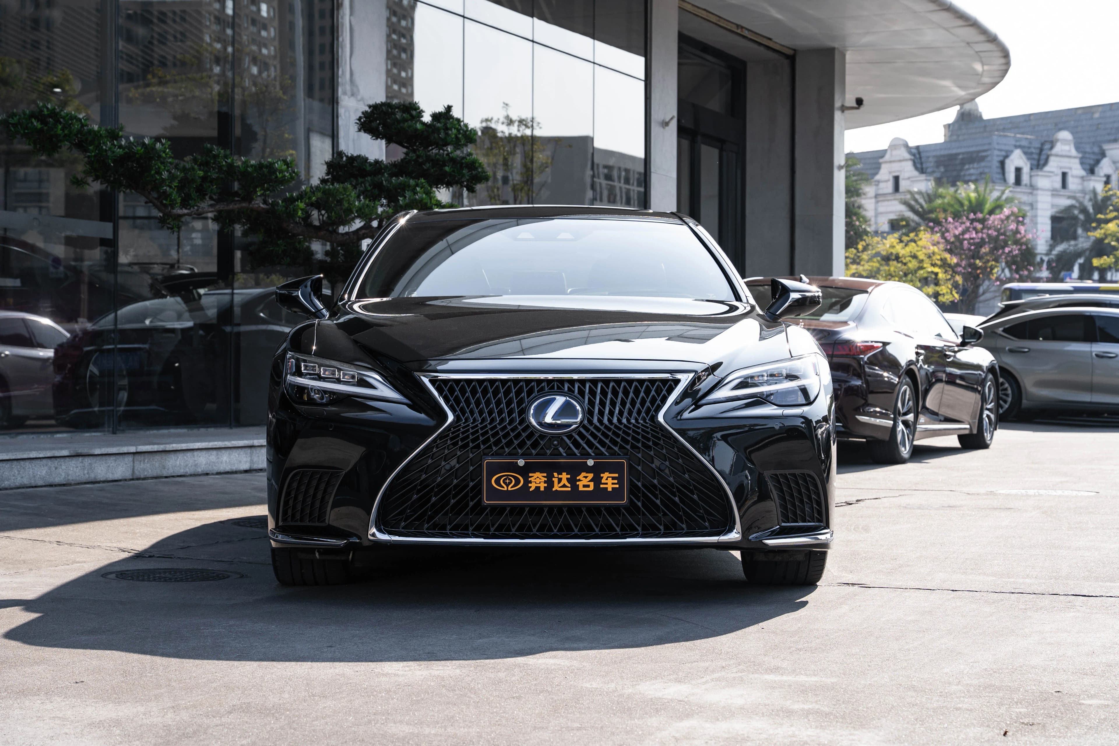 Lexus LS 2022 г. 53258 км. — фото 2