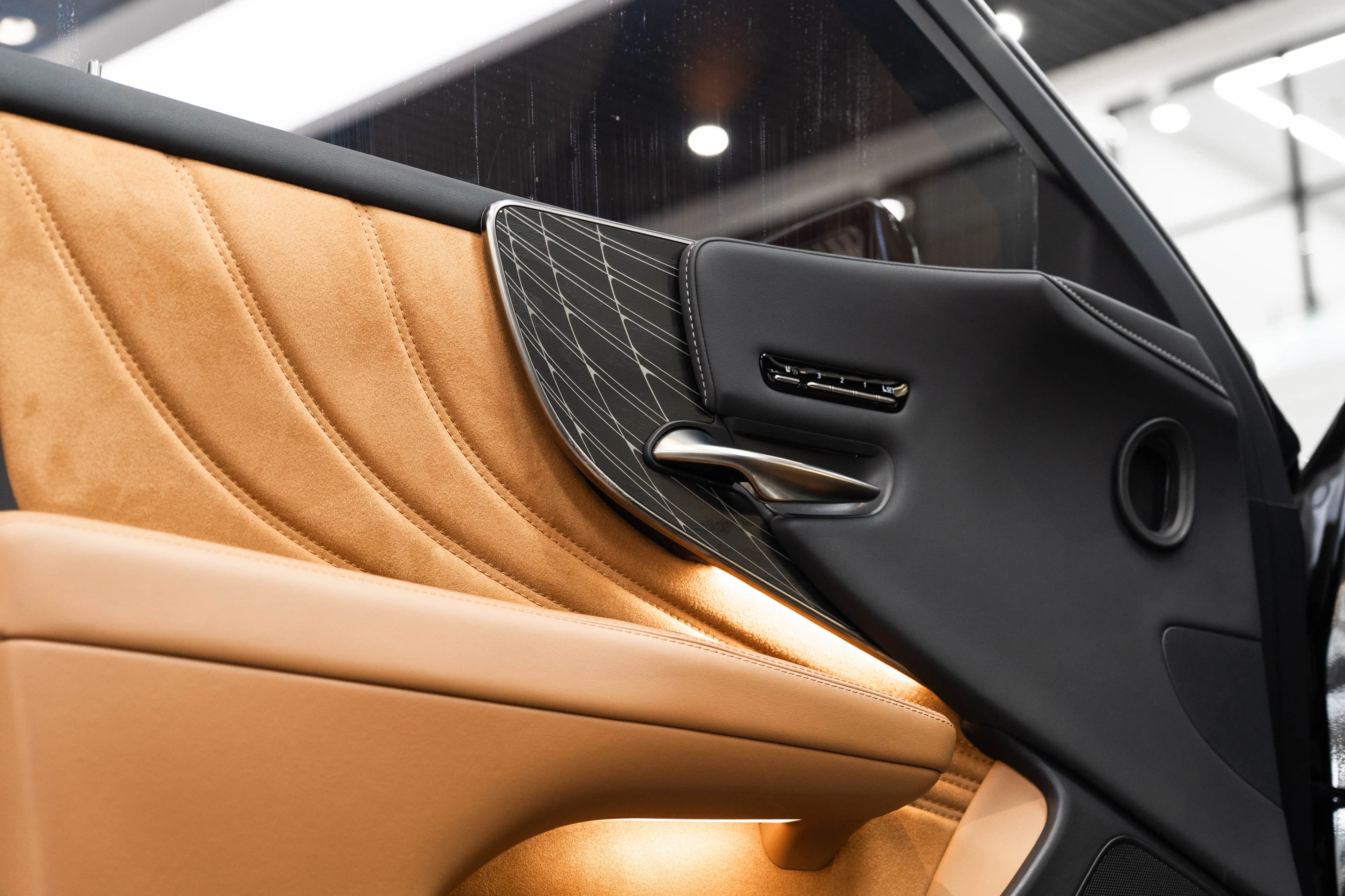 Lexus LS 2022 г. 53258 км. — фото 15