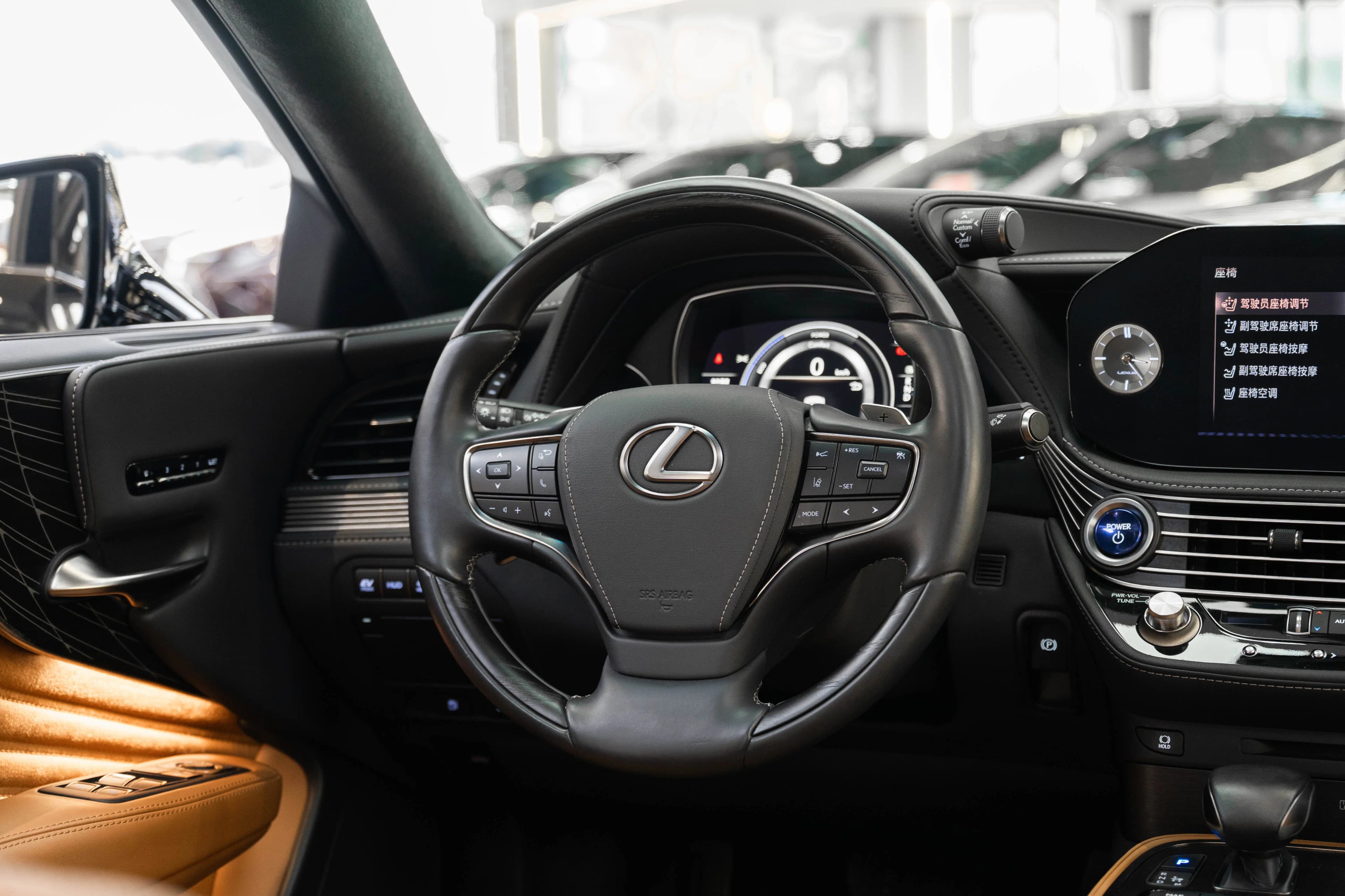 Lexus LS 2022 г. 53258 км. — фото 19