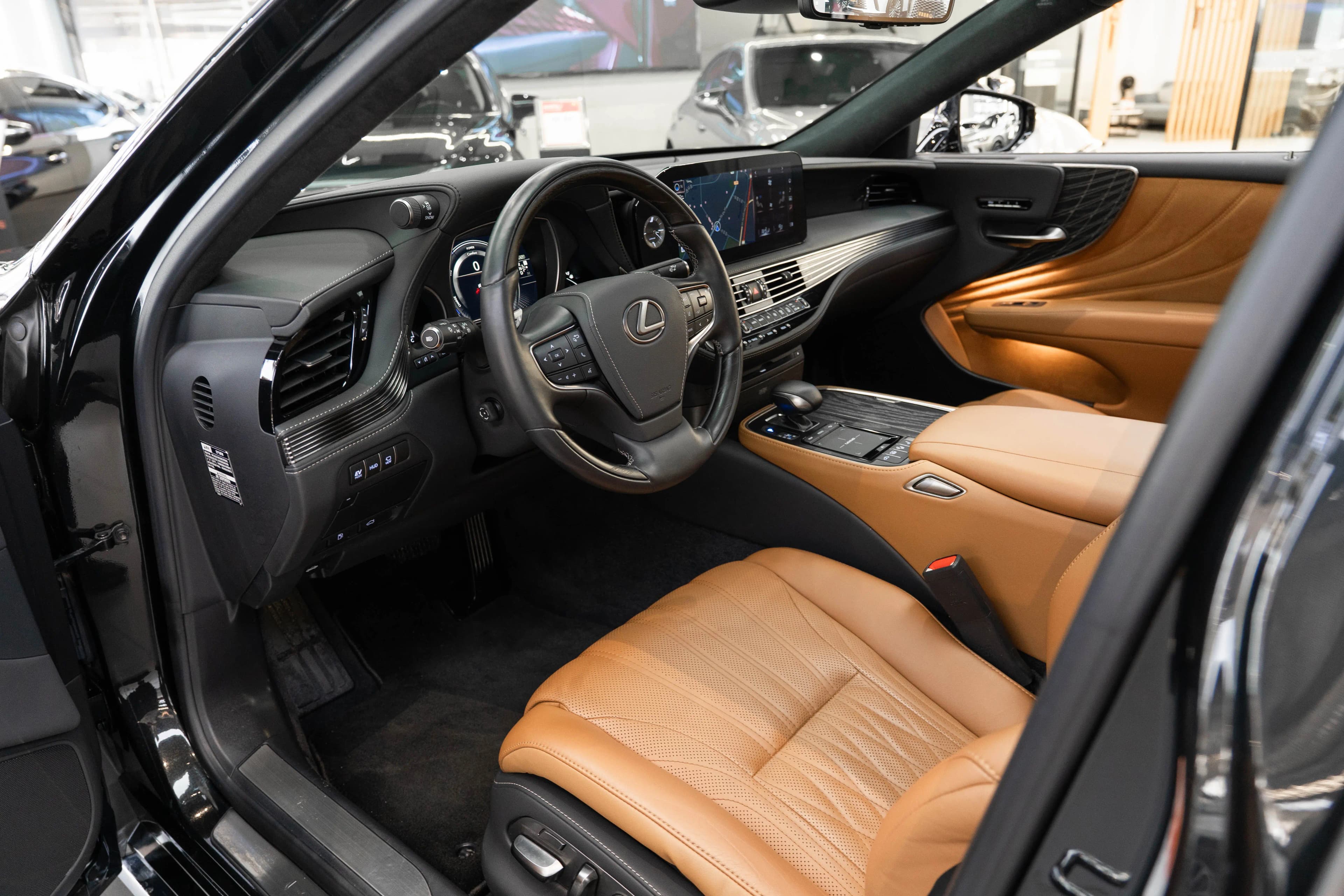 Lexus LS 2022 г. 53258 км. — фото 21