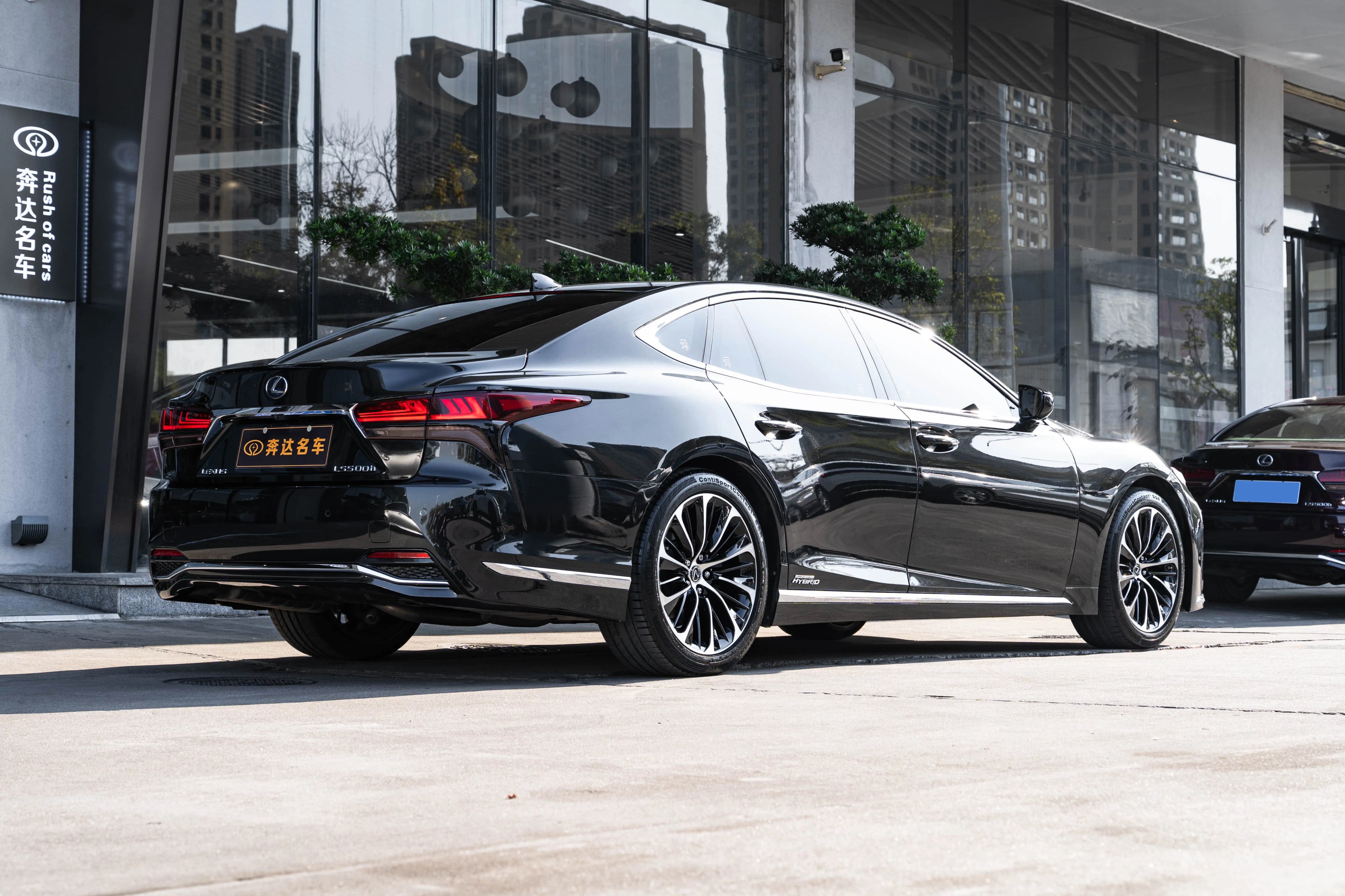 Lexus LS 2022 г. 53258 км. — фото 5