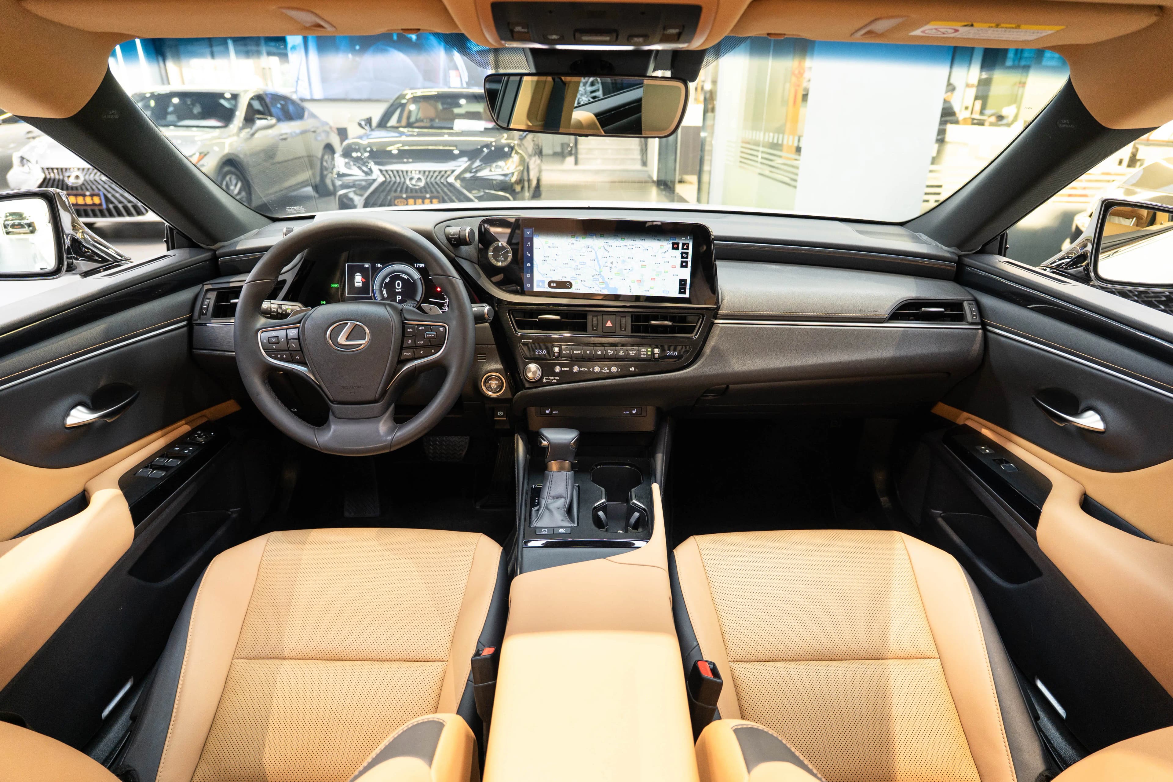 Lexus ES 2023 г. 30344 км. — фото 13
