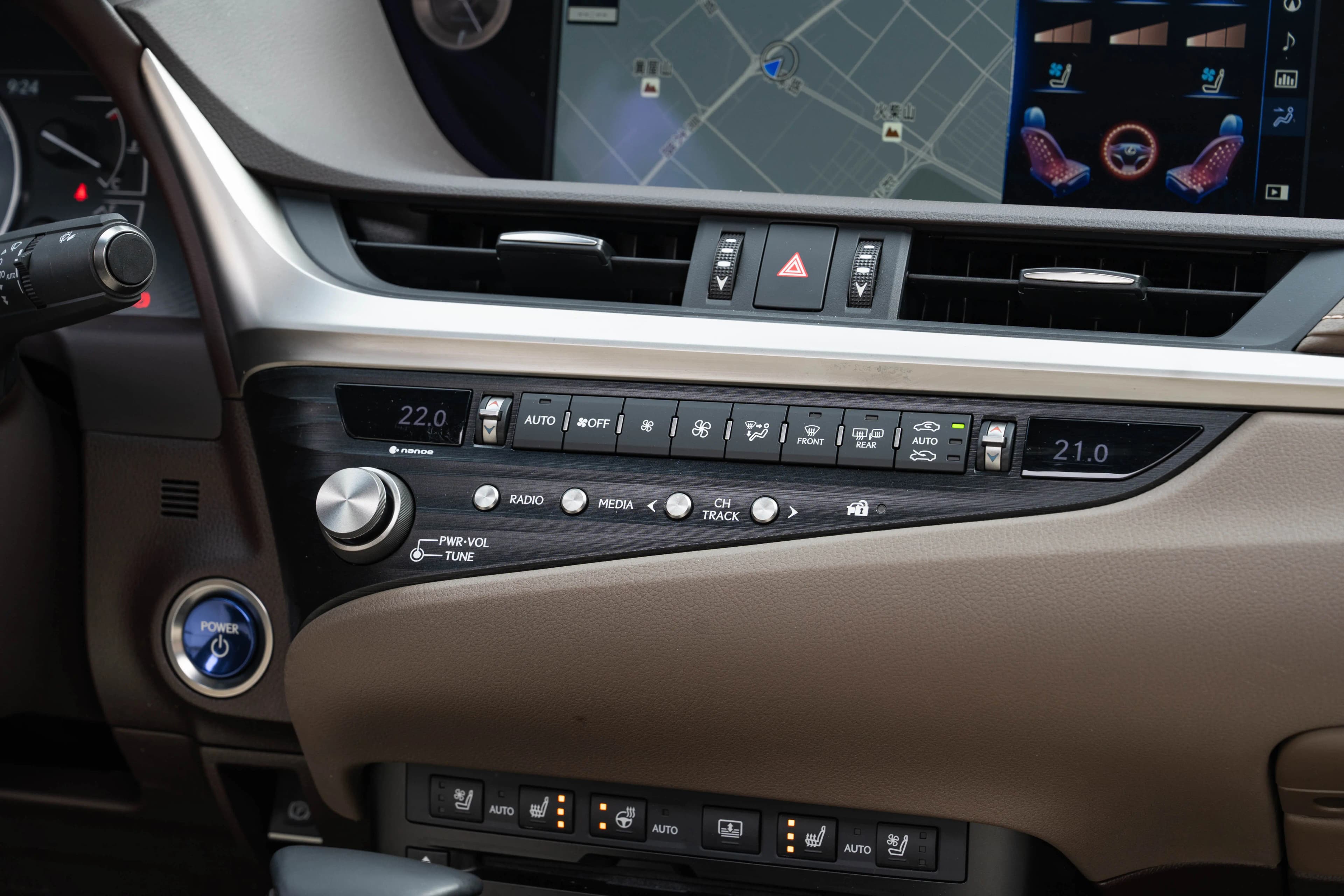 Lexus ES 2021 г. 45845 км. — фото 14