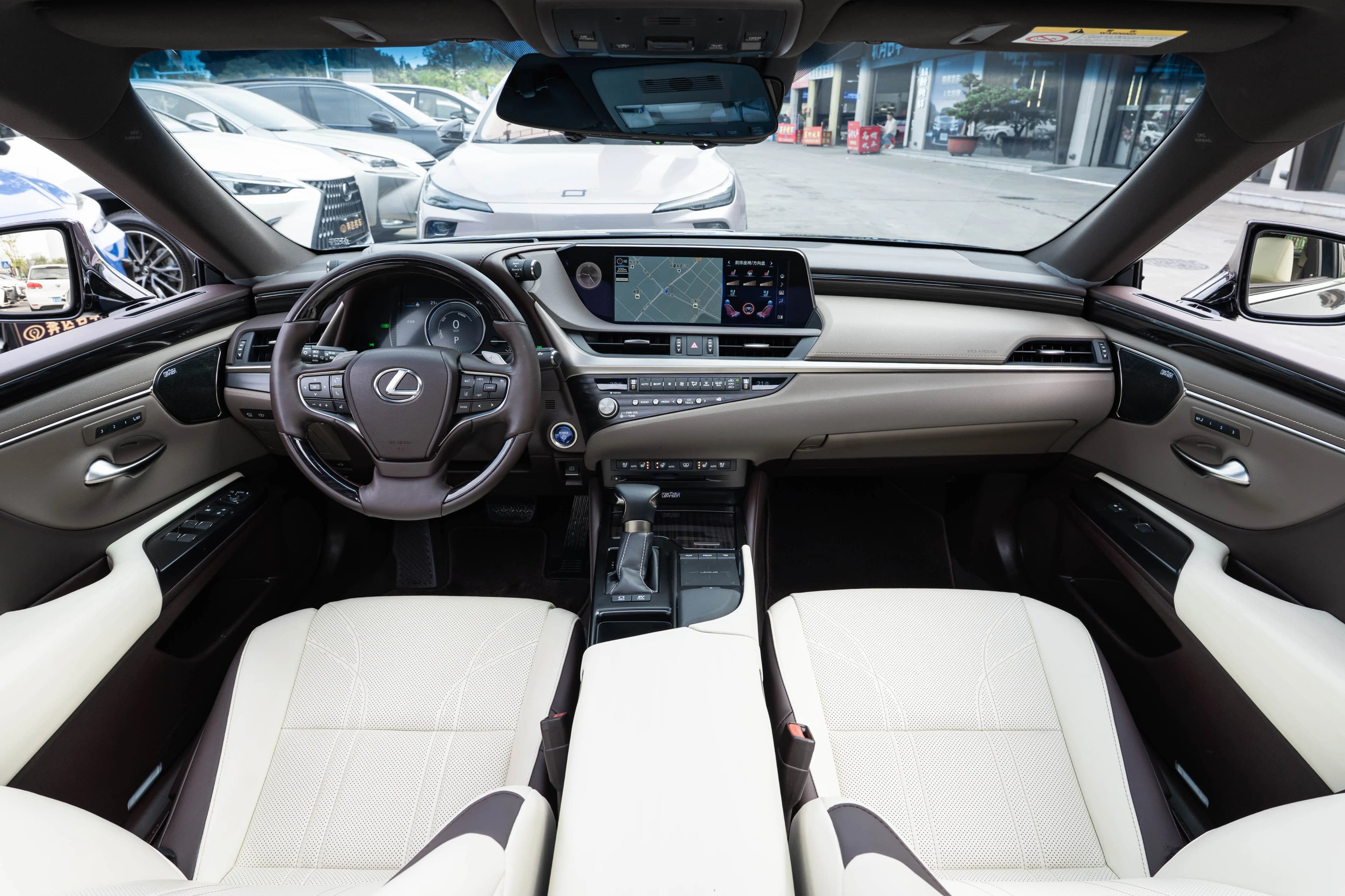Lexus ES 2021 г. 45845 км. — фото 16