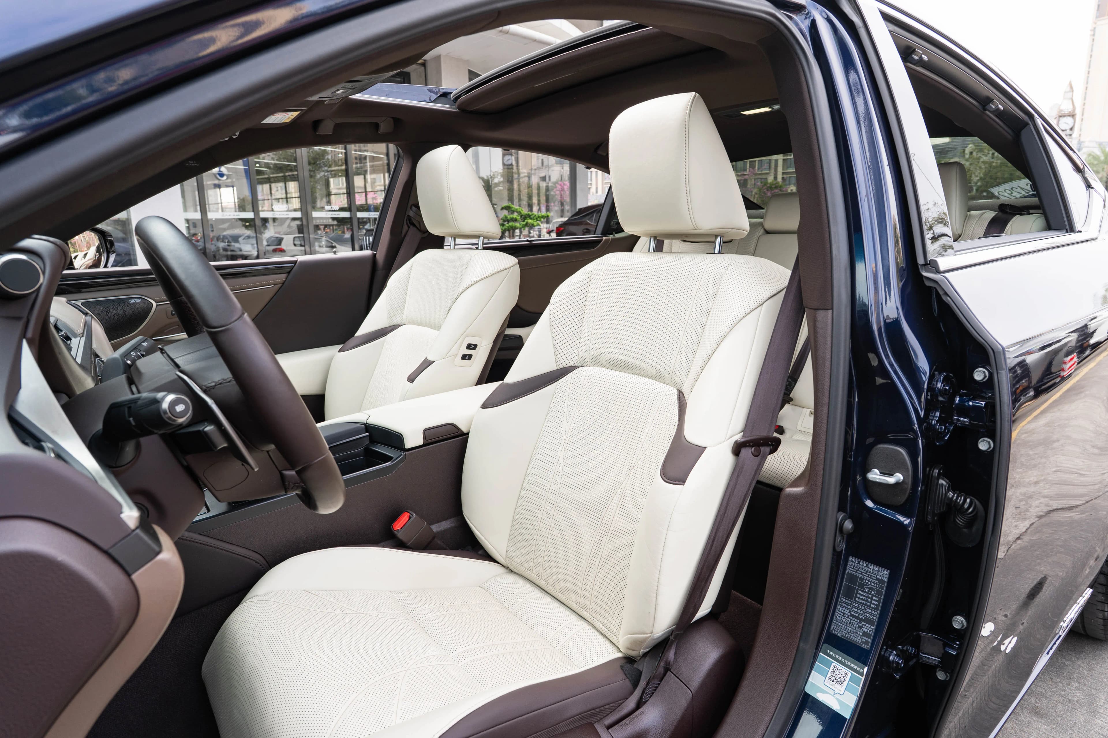 Lexus ES 2021 г. 45845 км. — фото 22