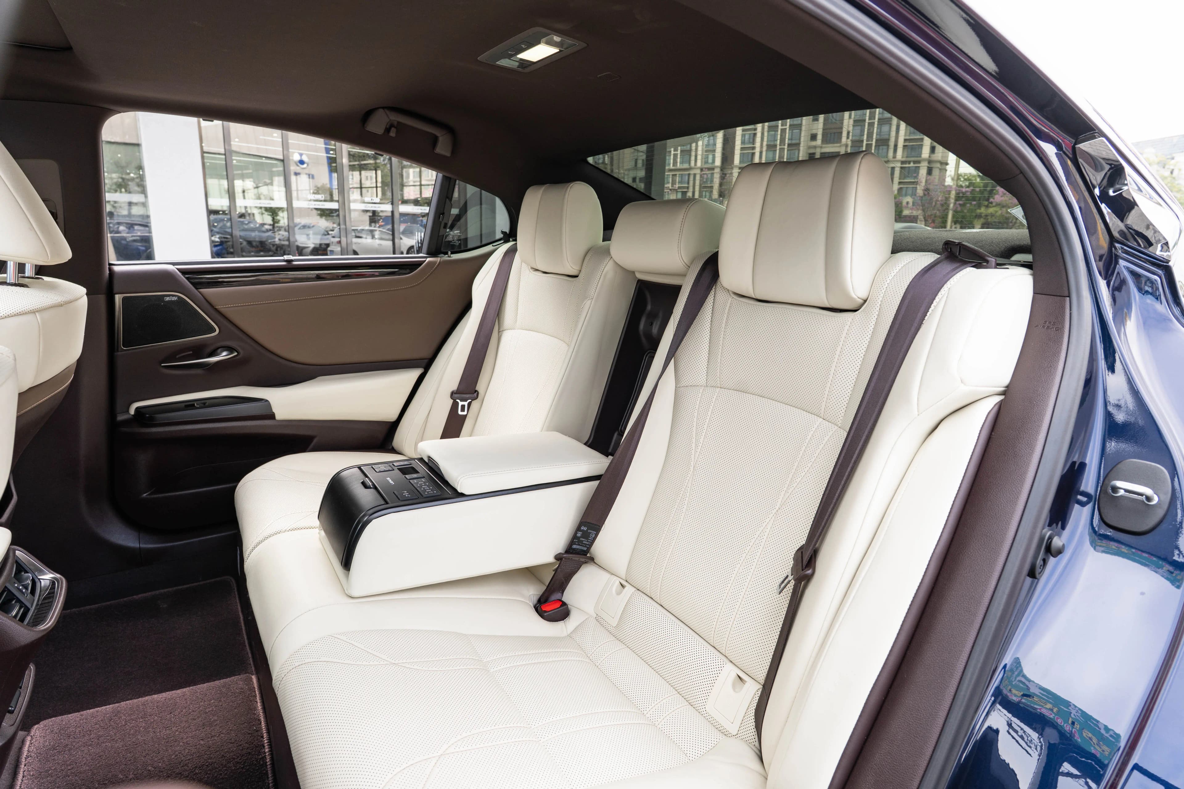 Lexus ES 2021 г. 45845 км. — фото 24