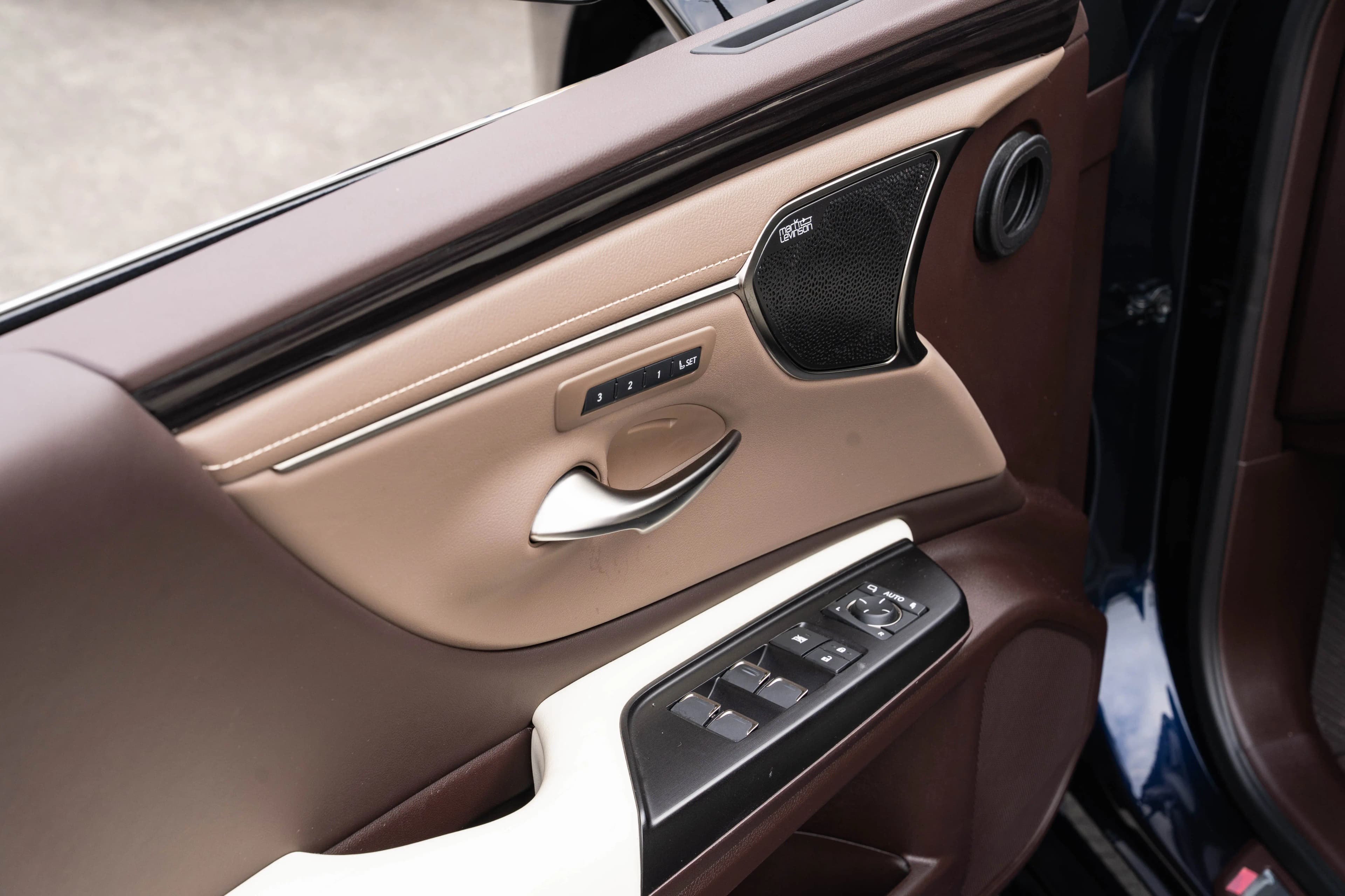 Lexus ES 2021 г. 45845 км. — фото 25